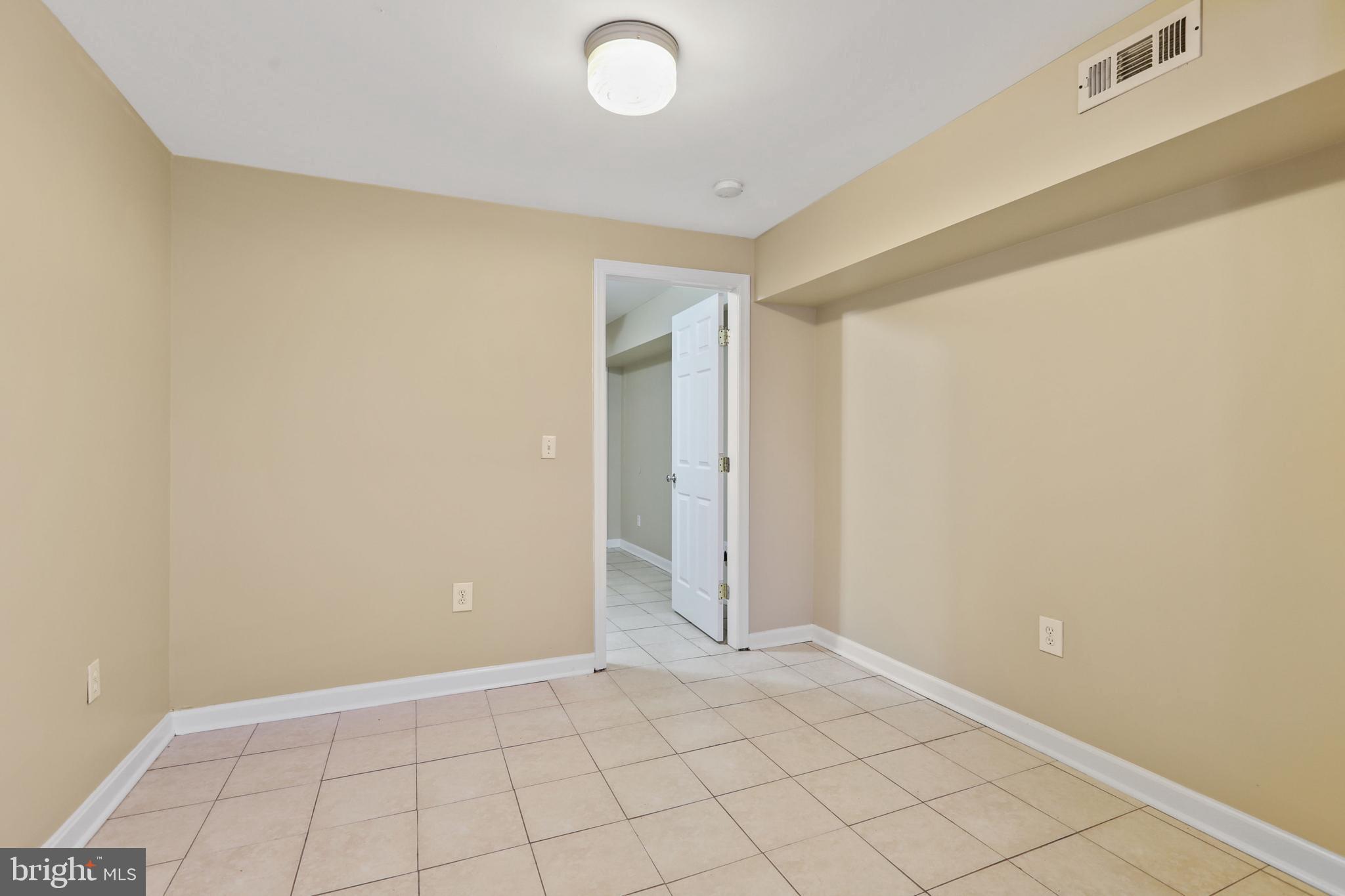 WASHINGTON VILLAGE - Residential