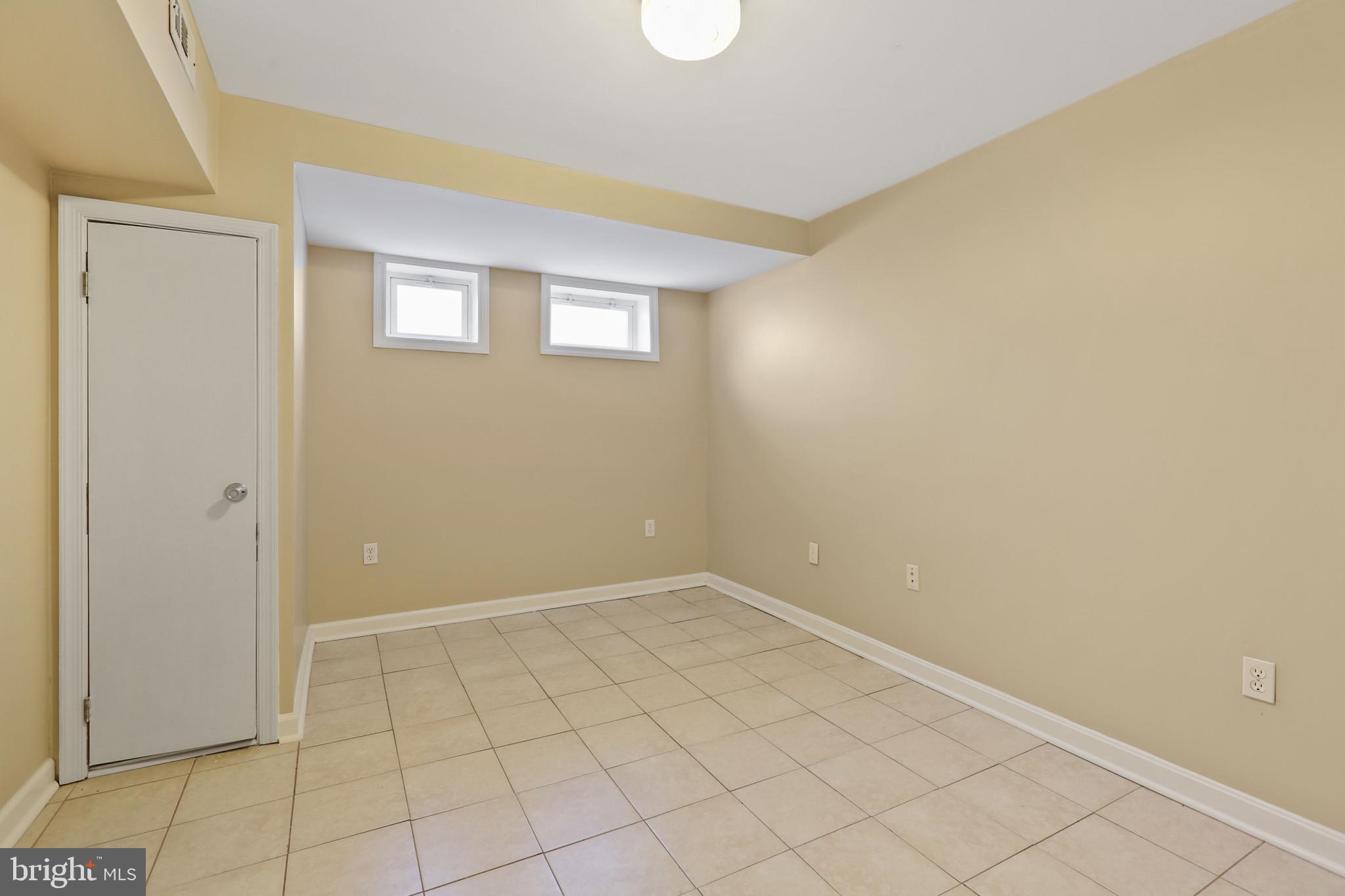 WASHINGTON VILLAGE - Residential