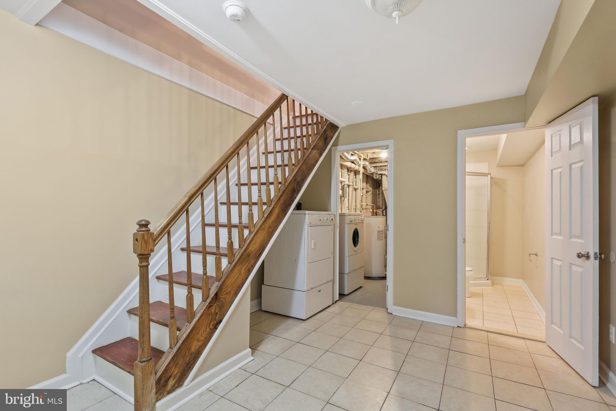 WASHINGTON VILLAGE - Residential