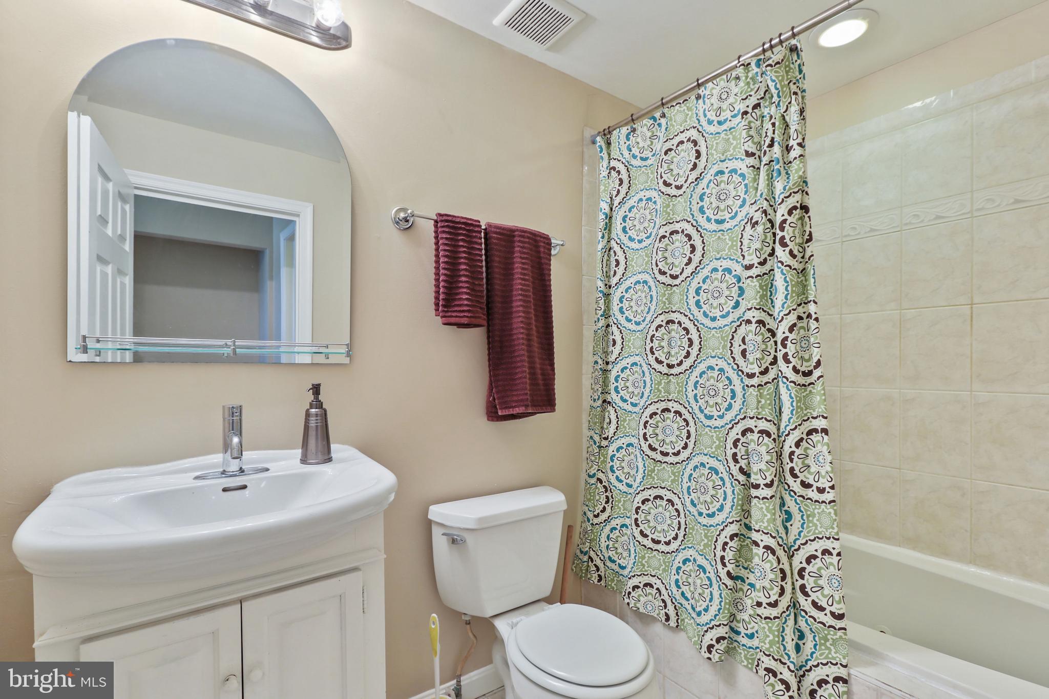 WASHINGTON VILLAGE - Residential