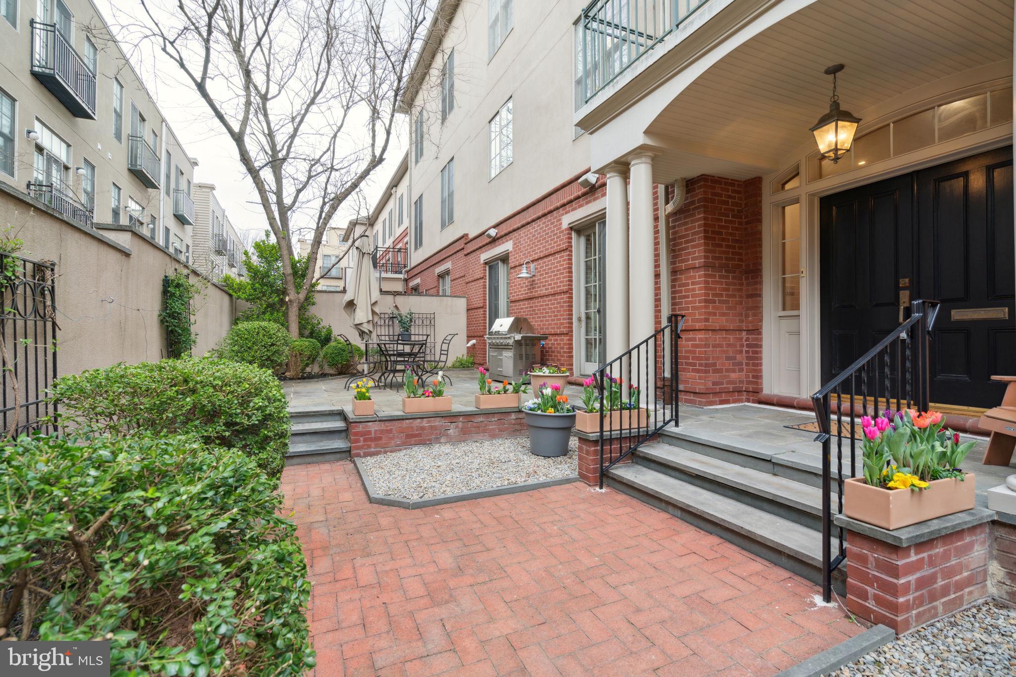 ART MUSEUM AREA - Residential