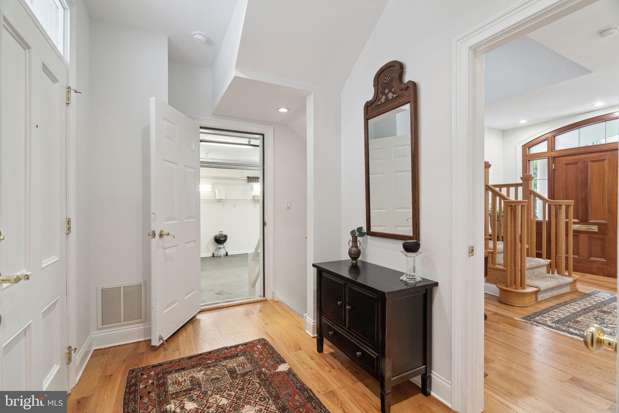 ART MUSEUM AREA - Residential