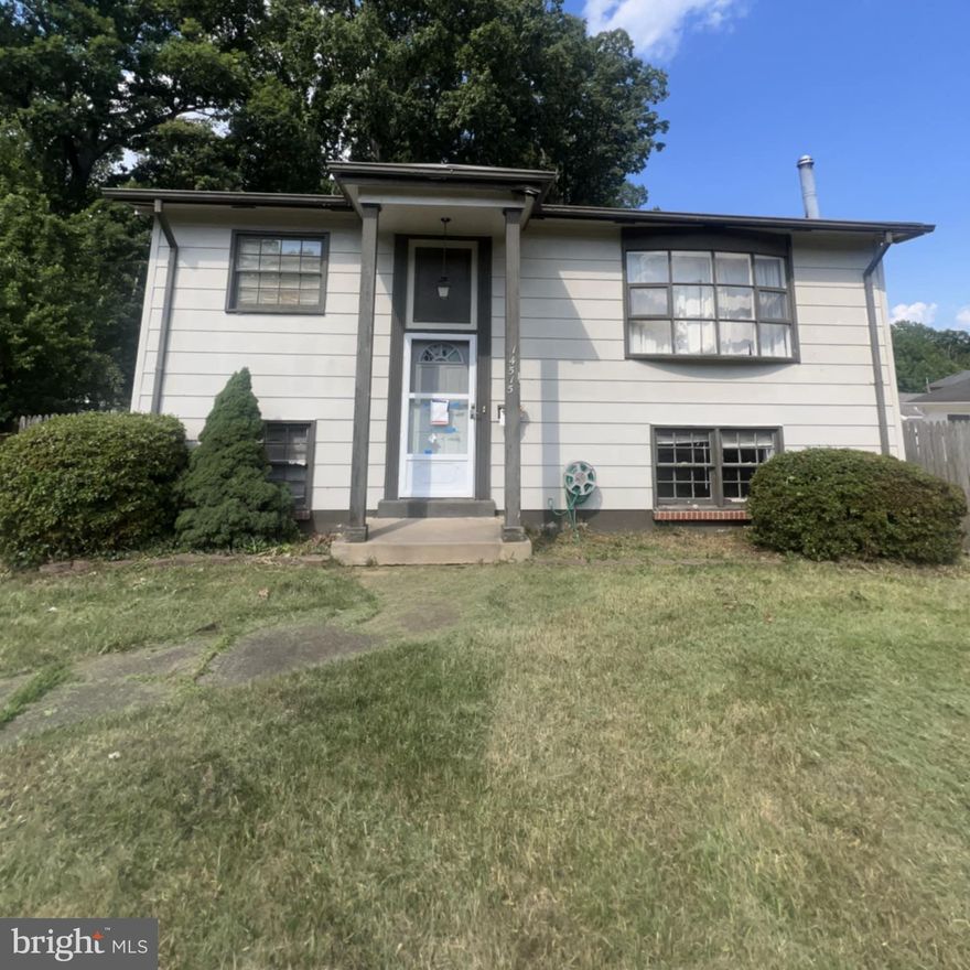 This home is a clean slate for anybody who wants to make a home their own. Great location and a large lot, this home has a lot of potential for the right buyer who doesn't mind putting in some work.