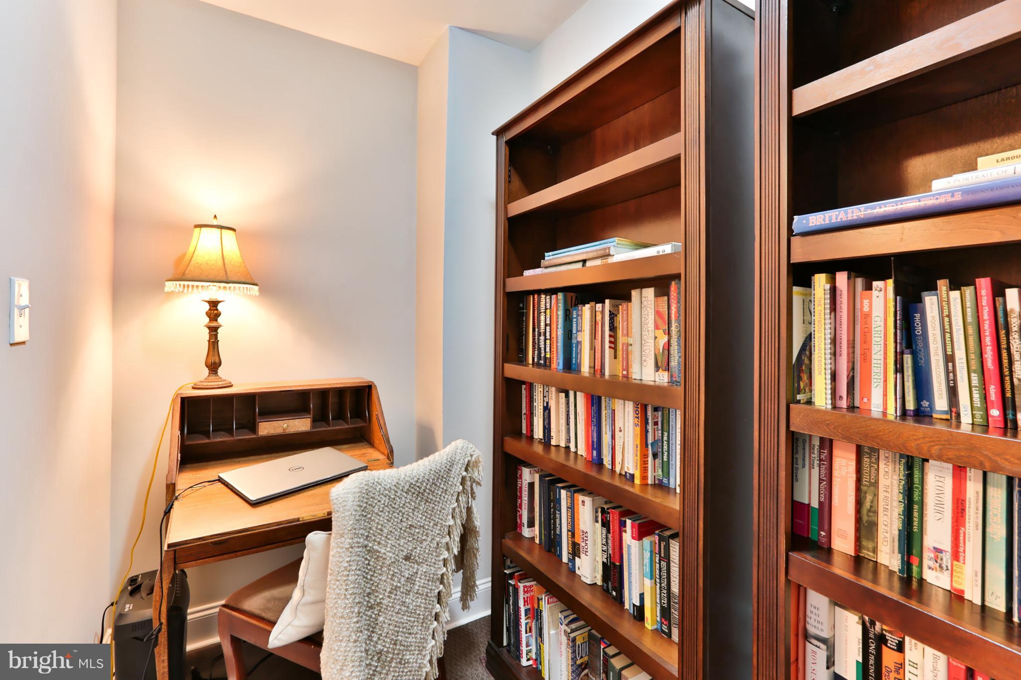 LOCUST POINT - Residential