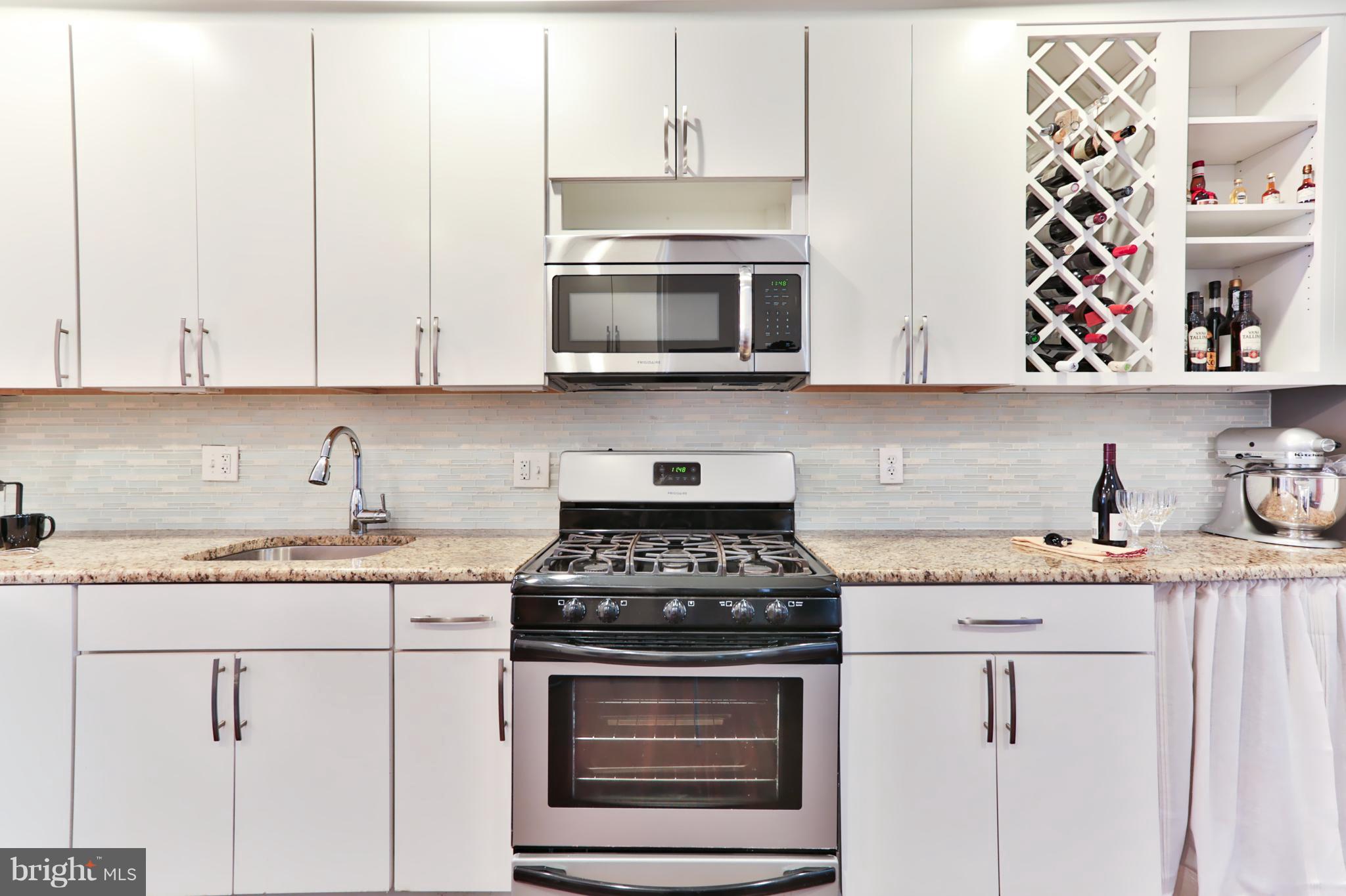 LOCUST POINT - Residential