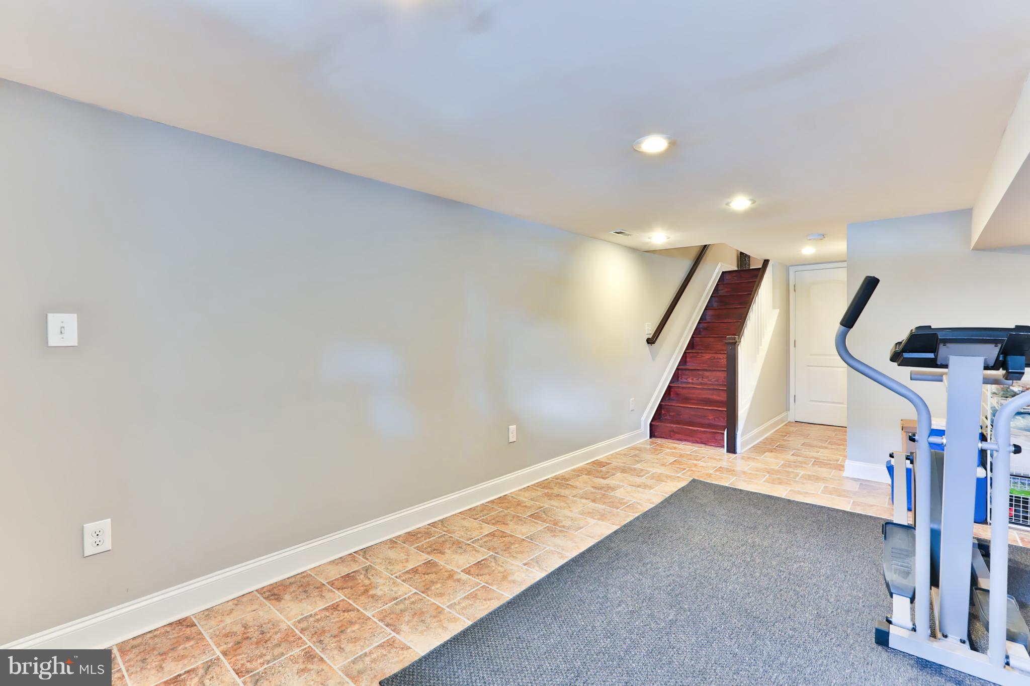 LOCUST POINT - Residential