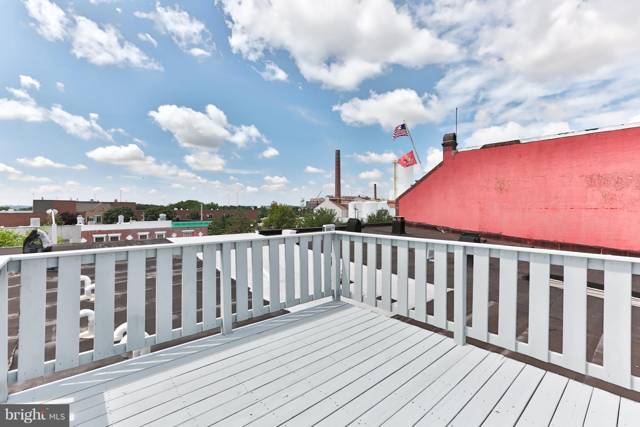 LOCUST POINT - Residential