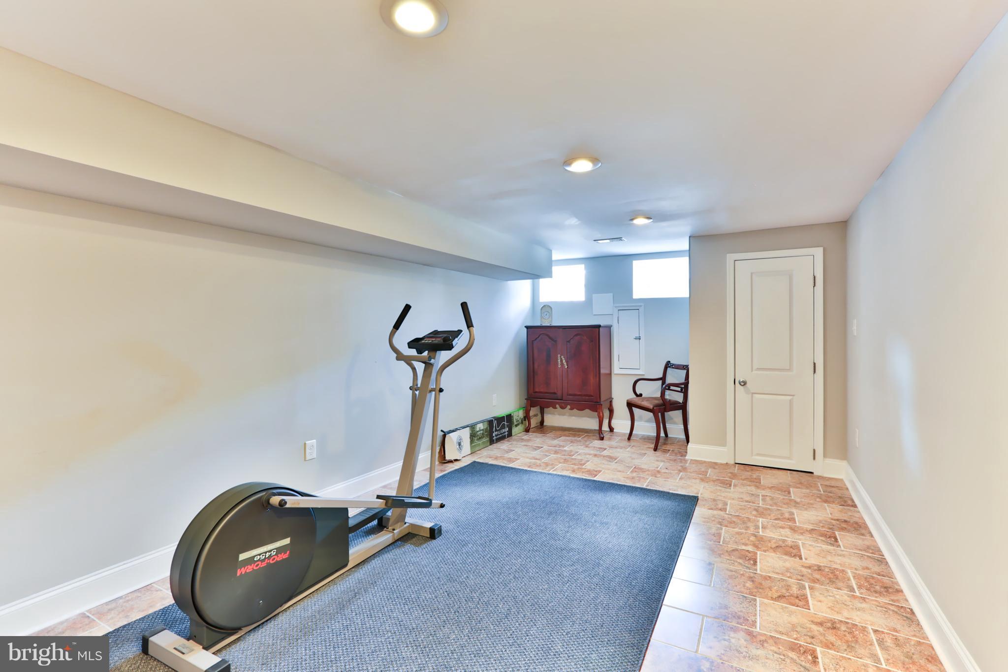 LOCUST POINT - Residential