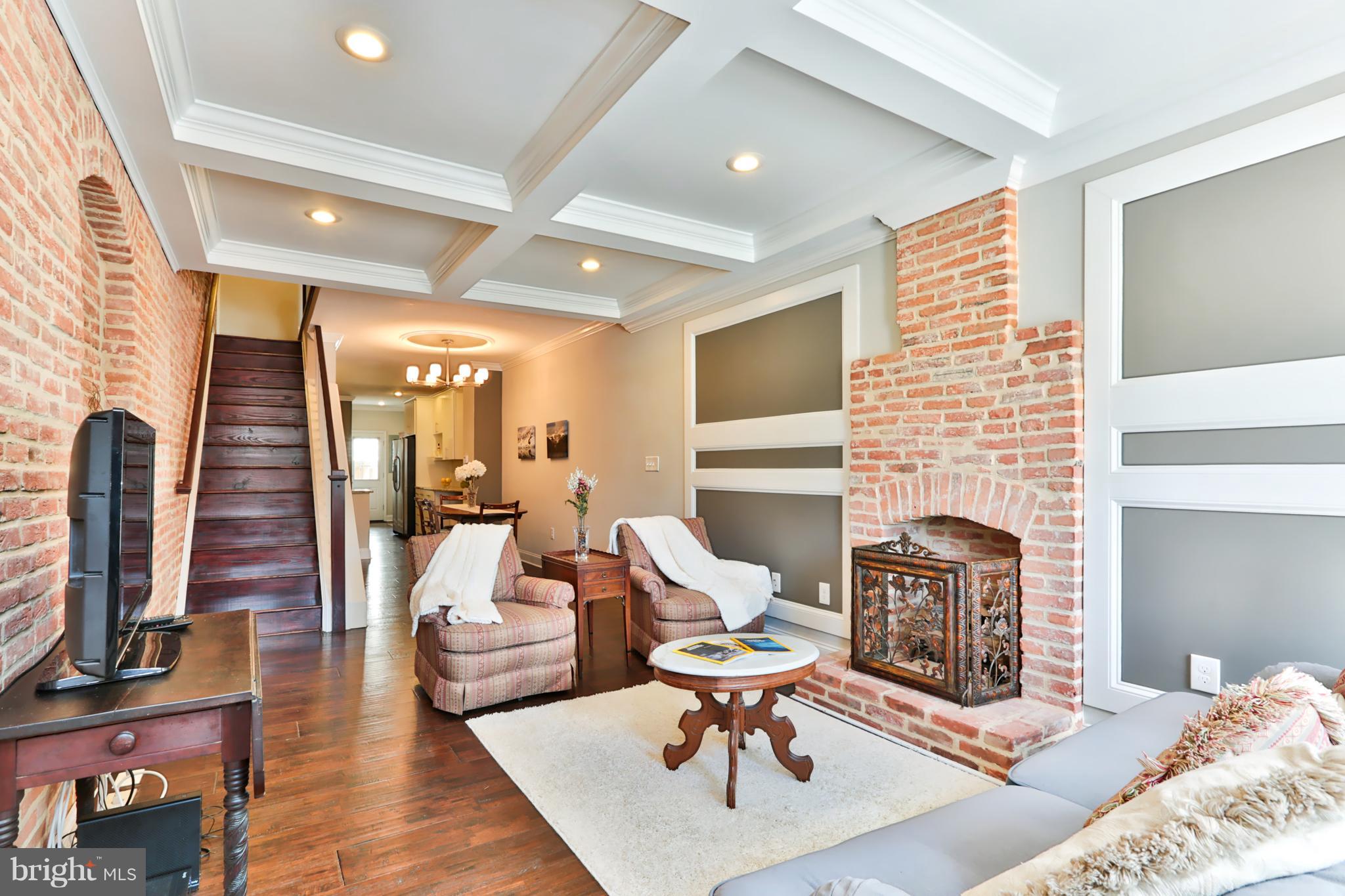 LOCUST POINT - Residential