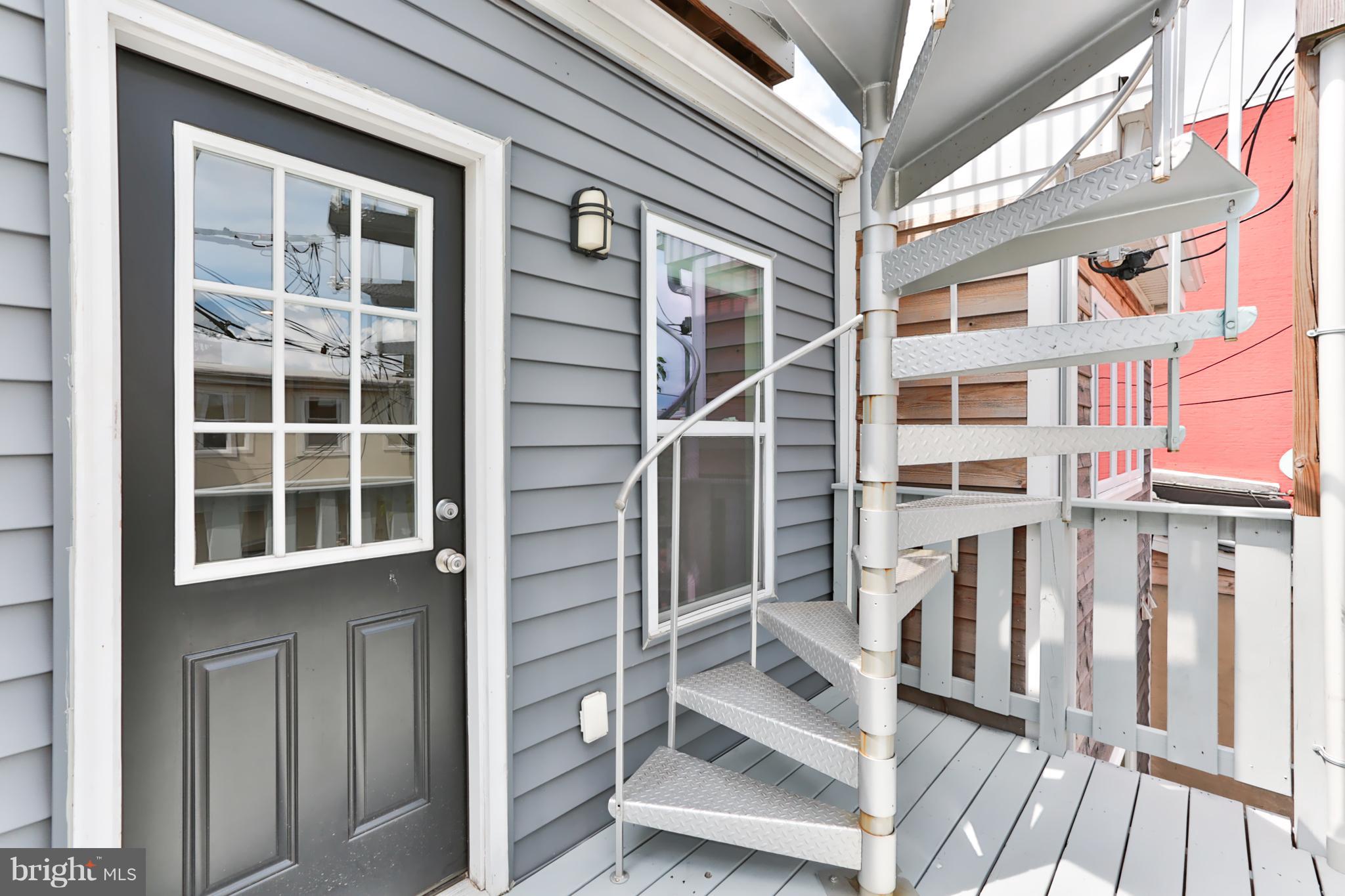 LOCUST POINT - Residential