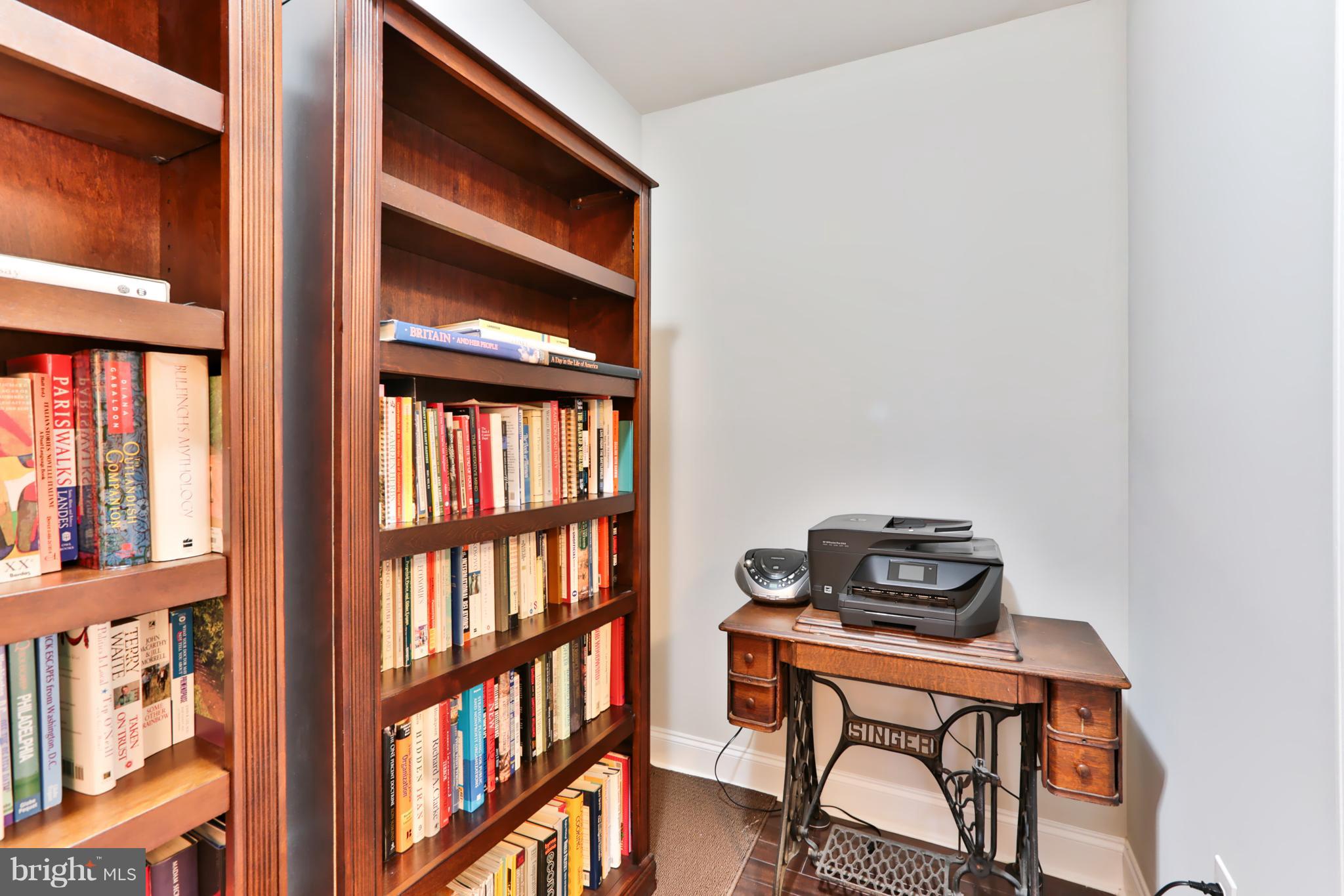 LOCUST POINT - Residential