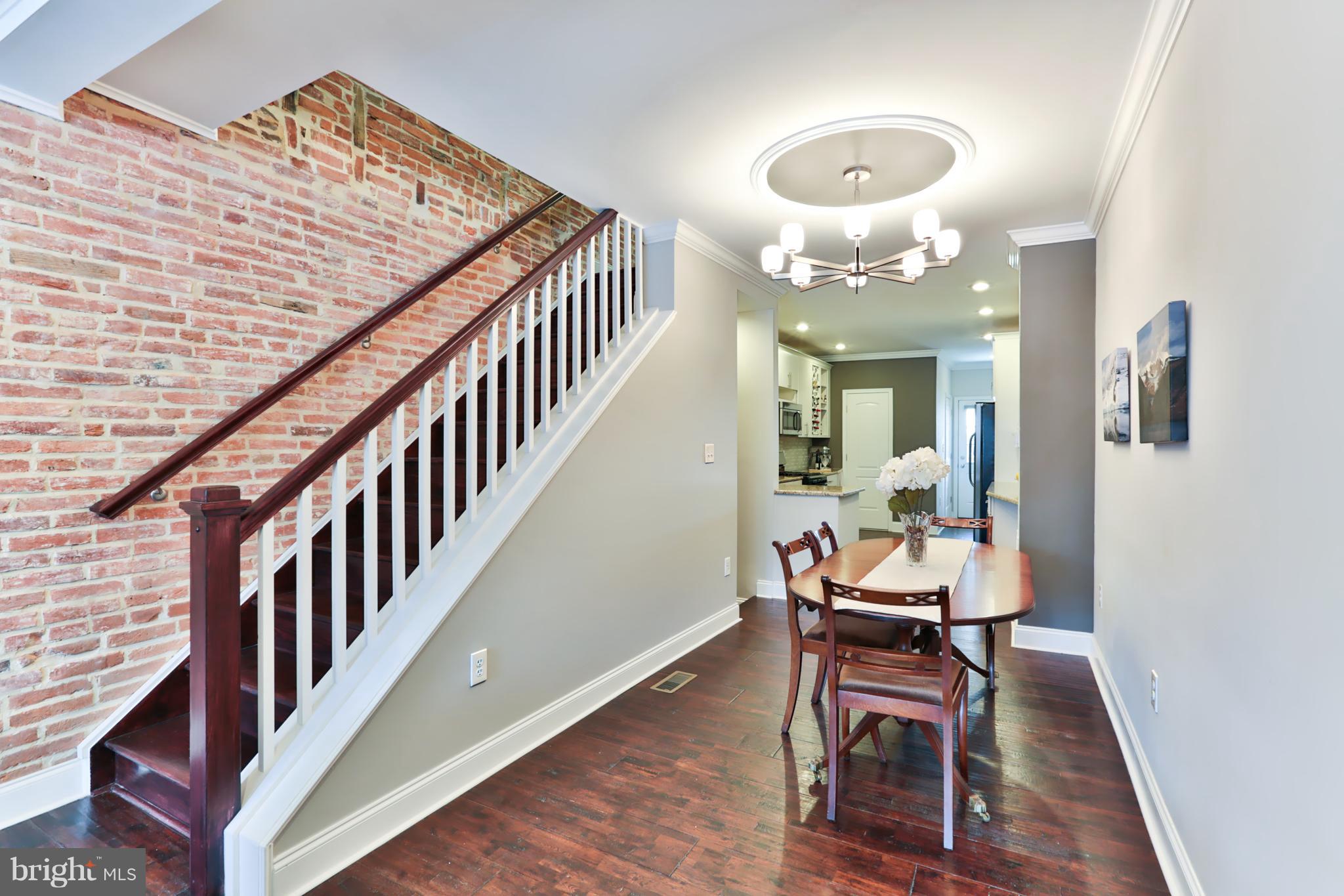 LOCUST POINT - Residential