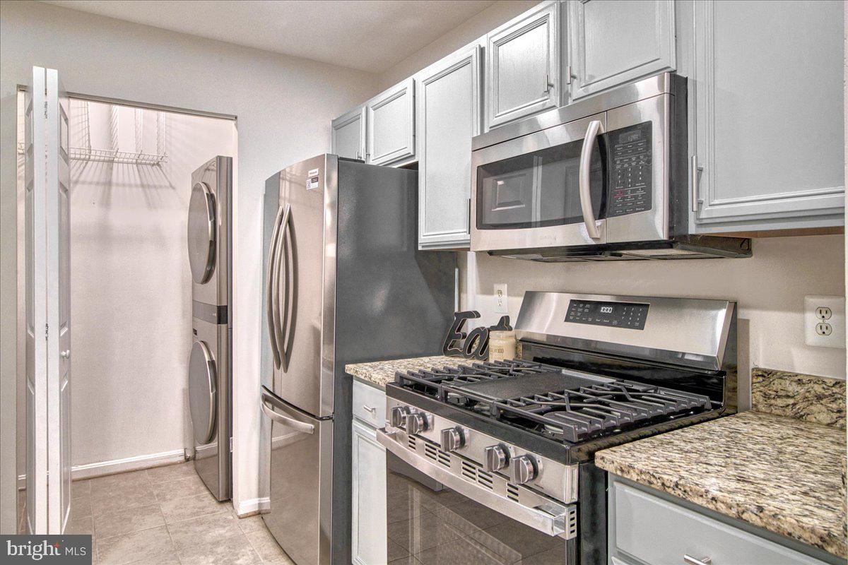 PROSPECT COVE AT LAKESID - Residential