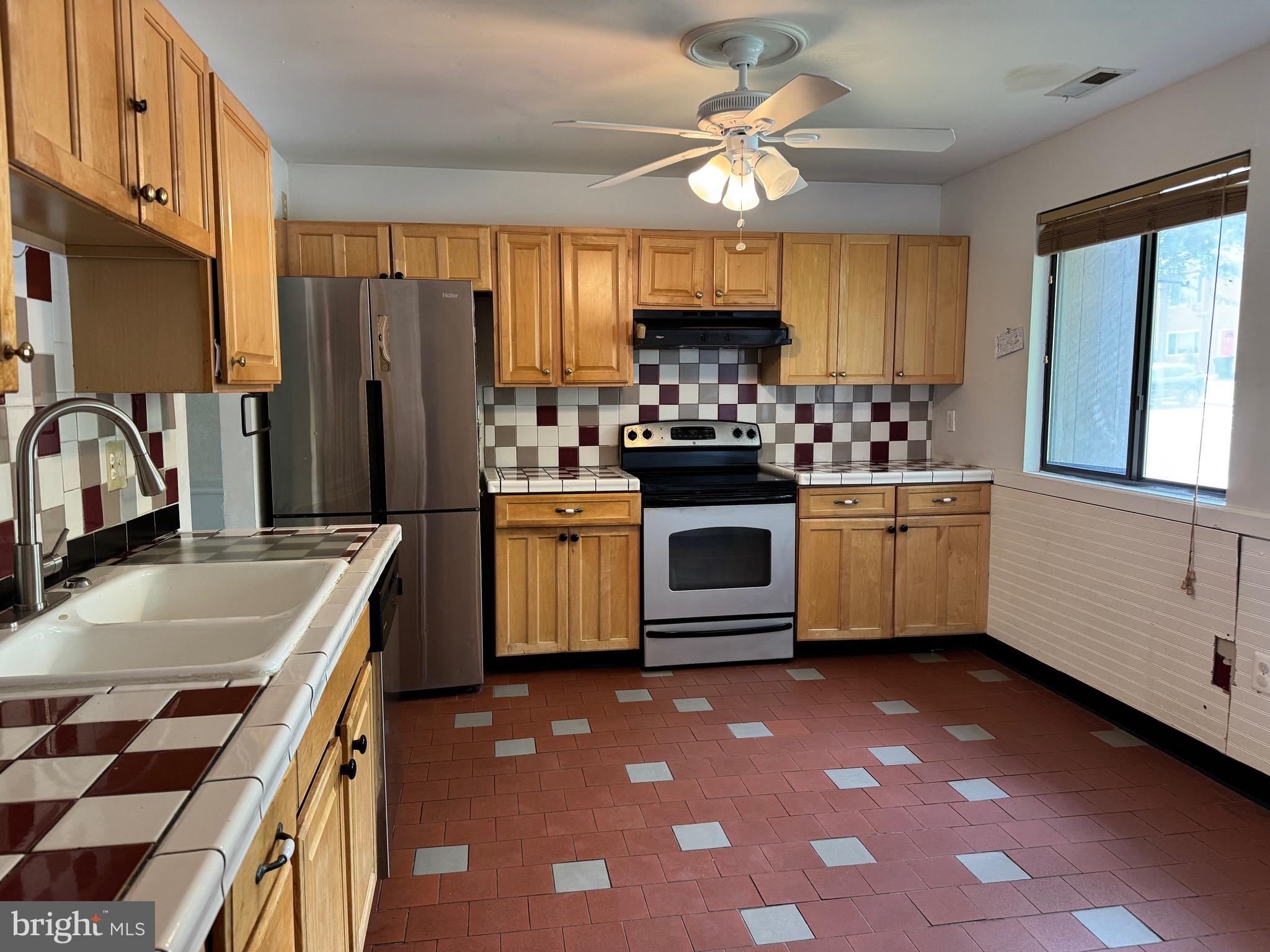 1512 WINTERBERRY DRIVE