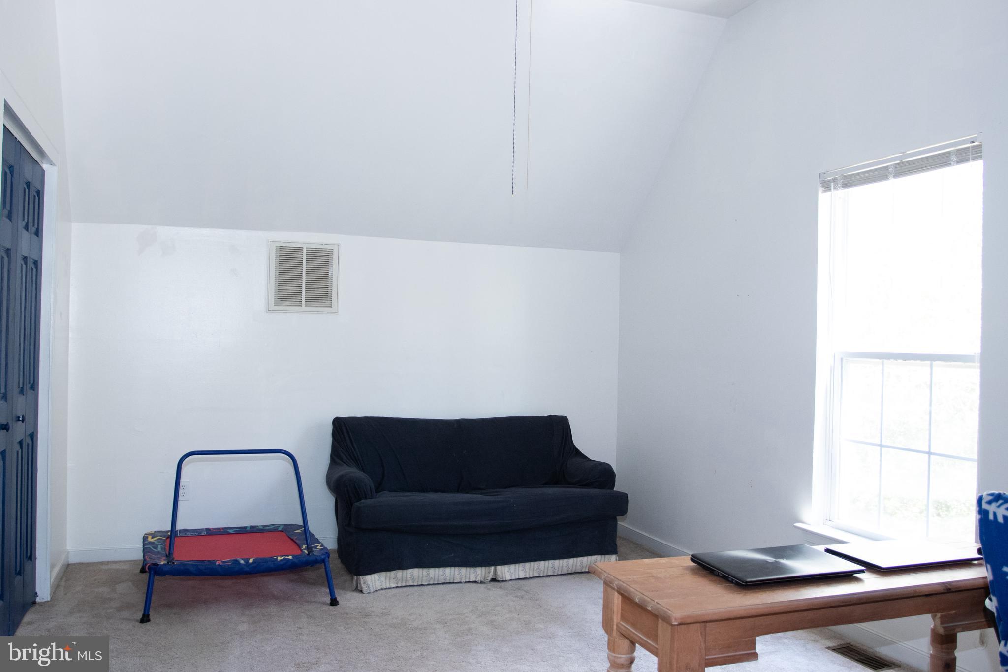 LAKE CAROLINE - Residential