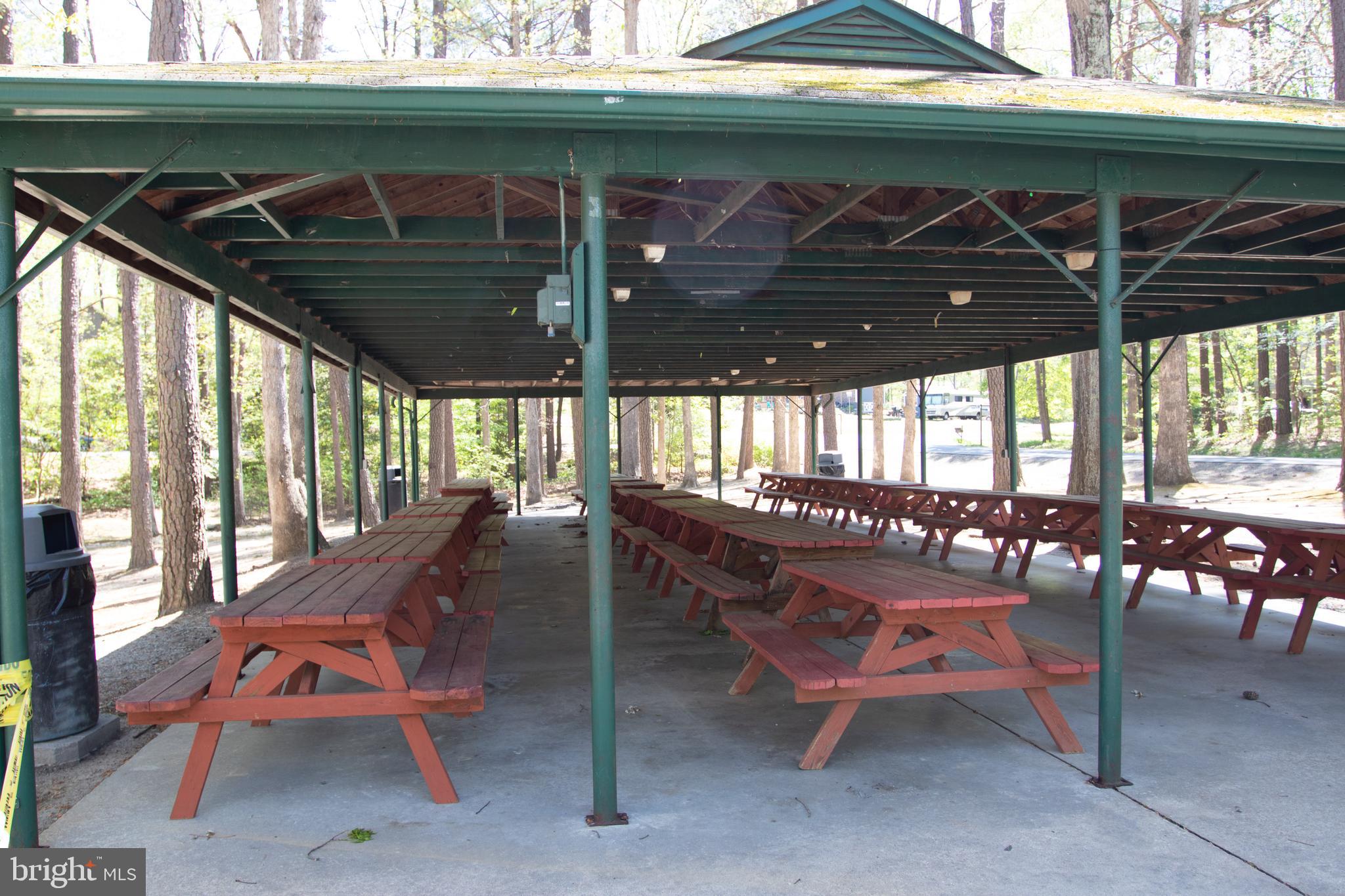 LAKE CAROLINE - Residential