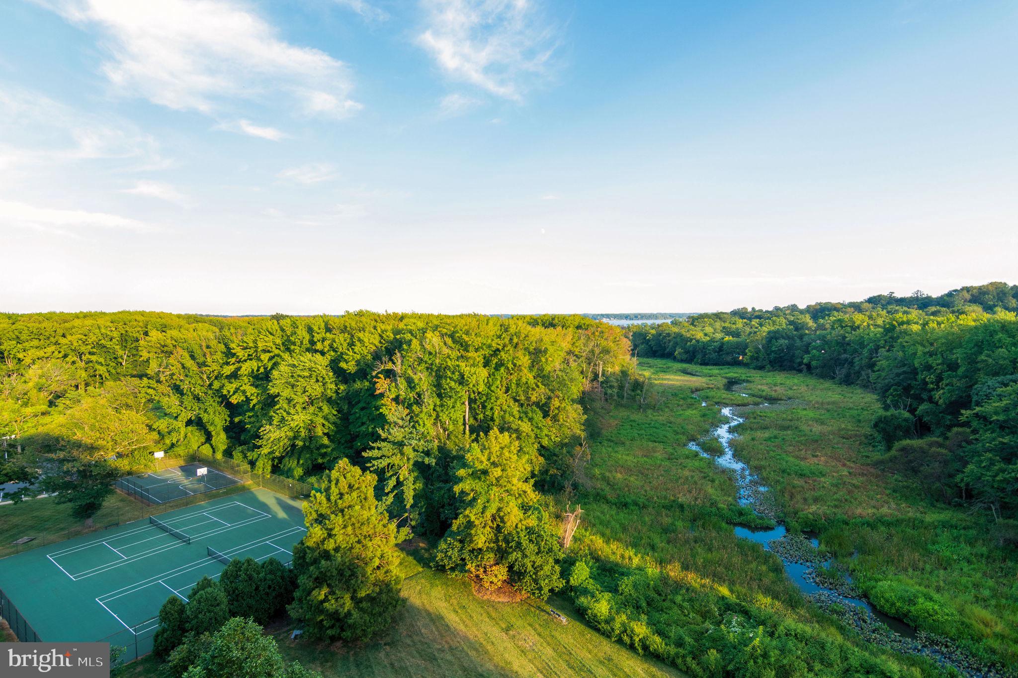 RIVER TOWERS - Residential