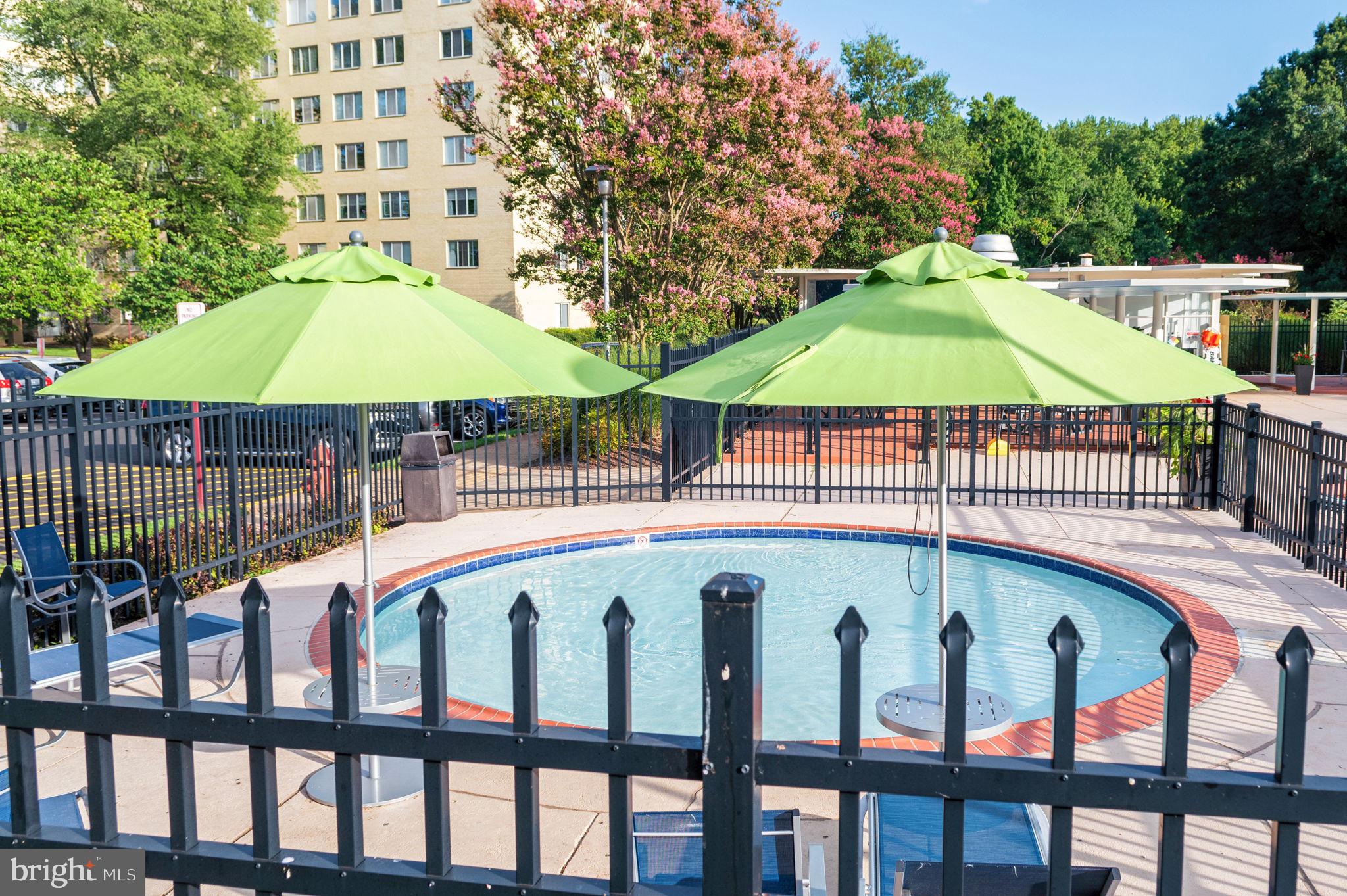 RIVER TOWERS - Residential