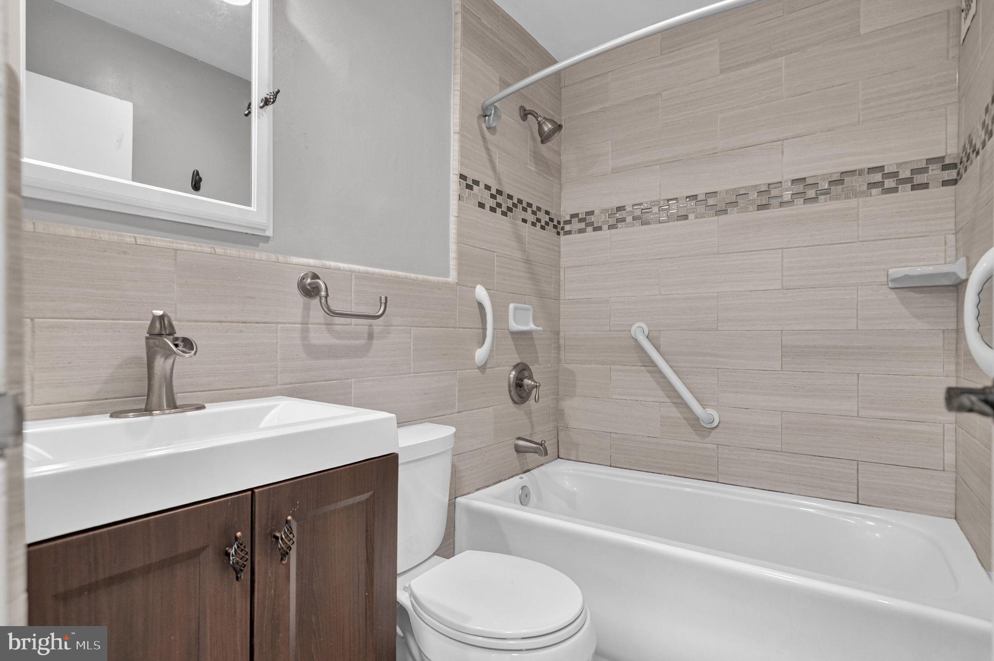 RIVER TOWERS - Residential