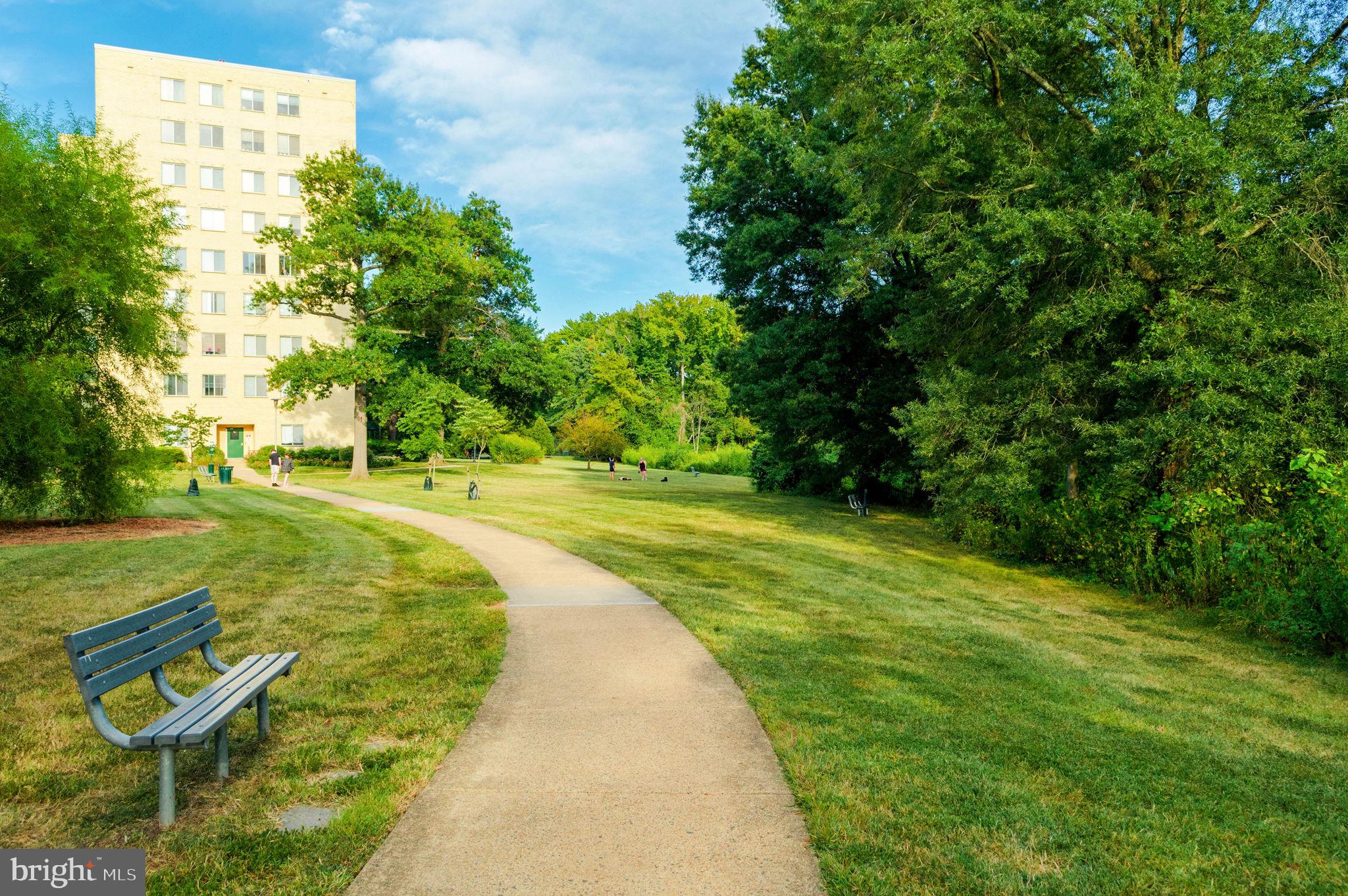 RIVER TOWERS - Residential