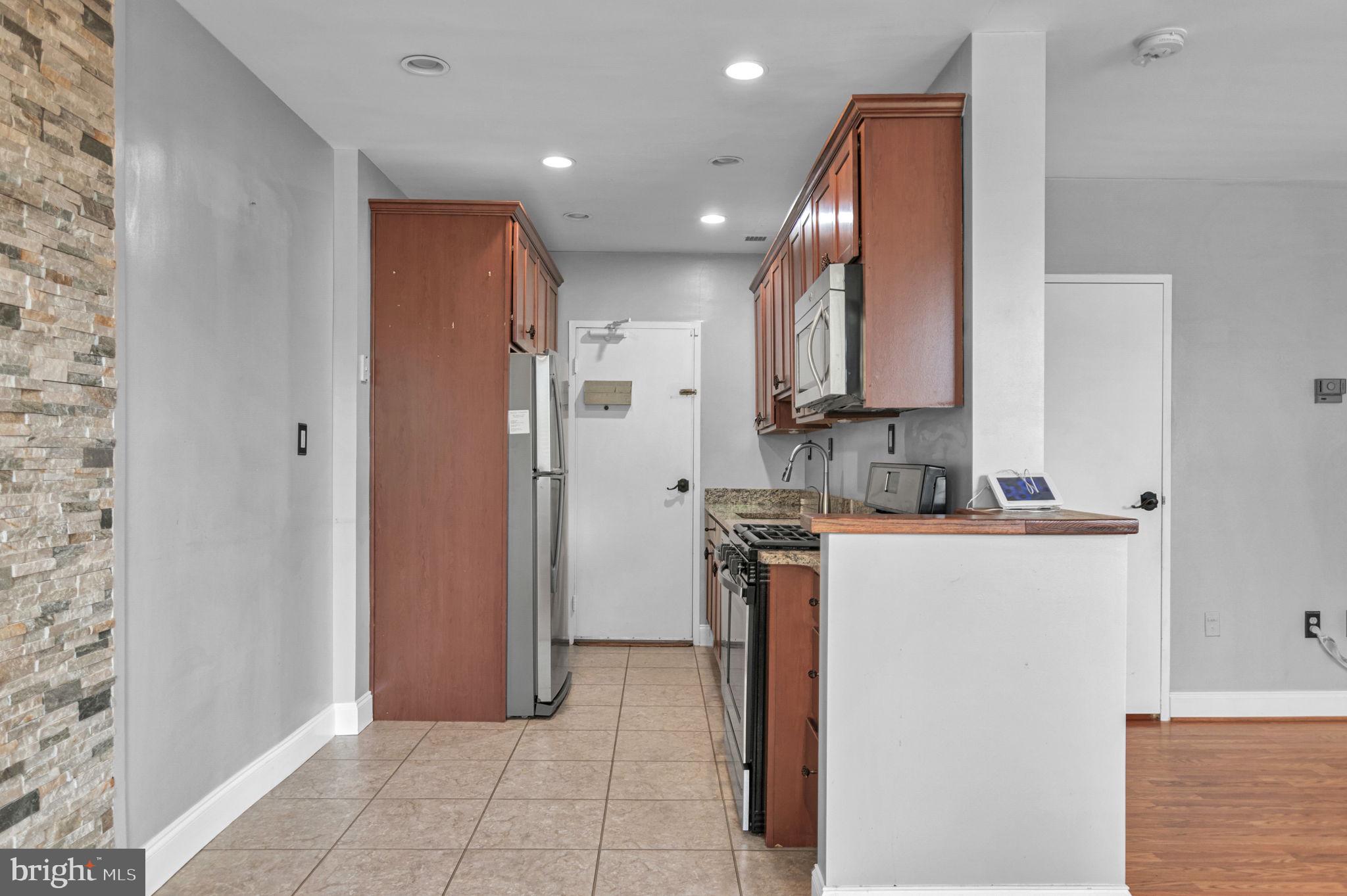 RIVER TOWERS - Residential