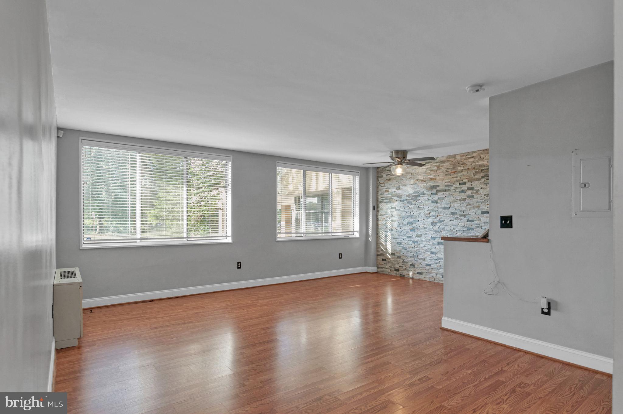 RIVER TOWERS - Residential