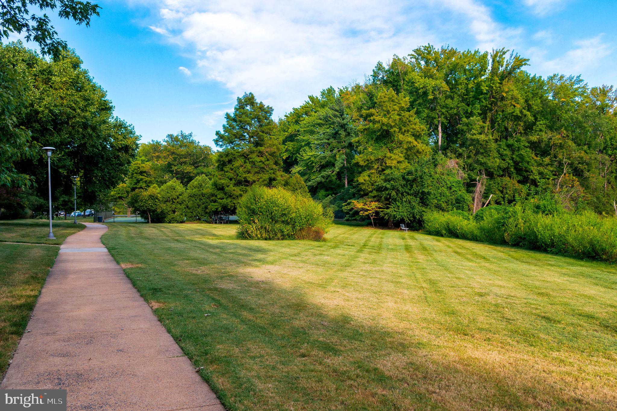RIVER TOWERS - Residential