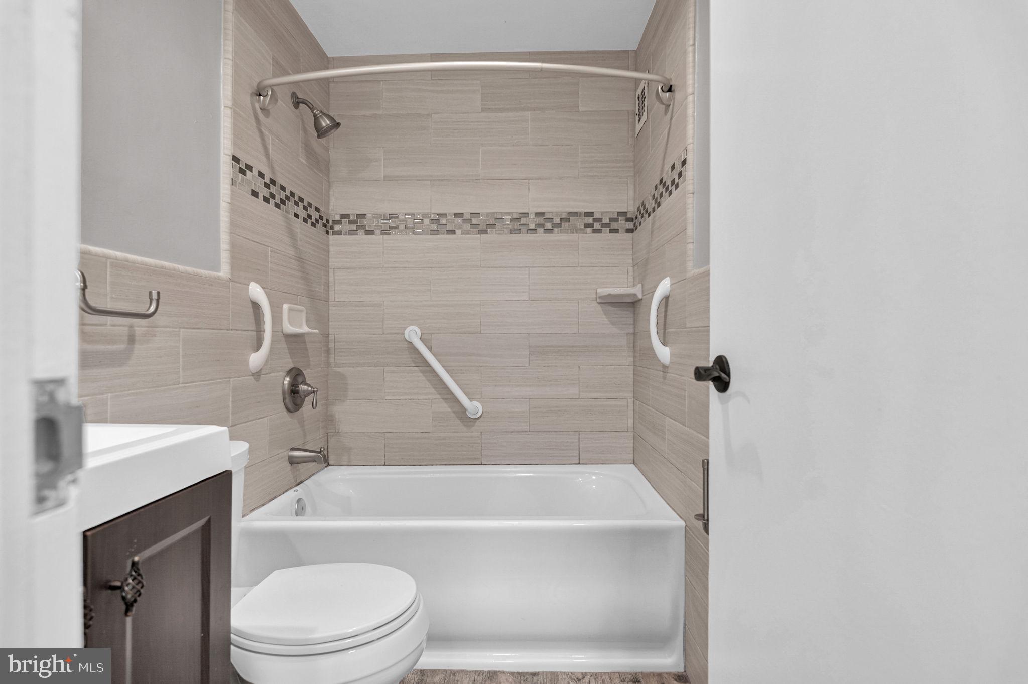 RIVER TOWERS - Residential