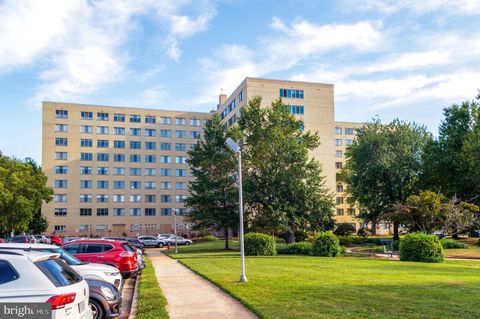 Property photo of 6631 Wakefield Drive 106, Alexandria, VA 22307