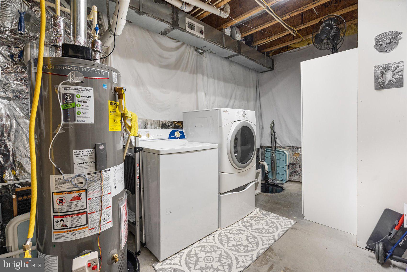 RENAISSANCE SQUARE - Residential