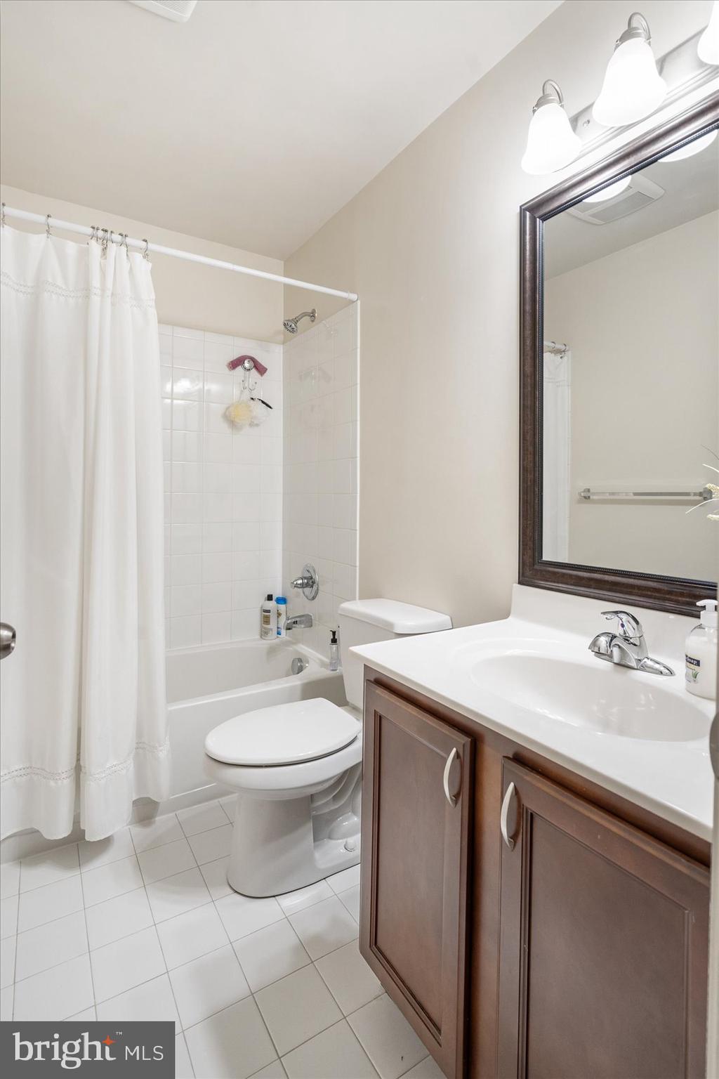 RENAISSANCE SQUARE - Residential