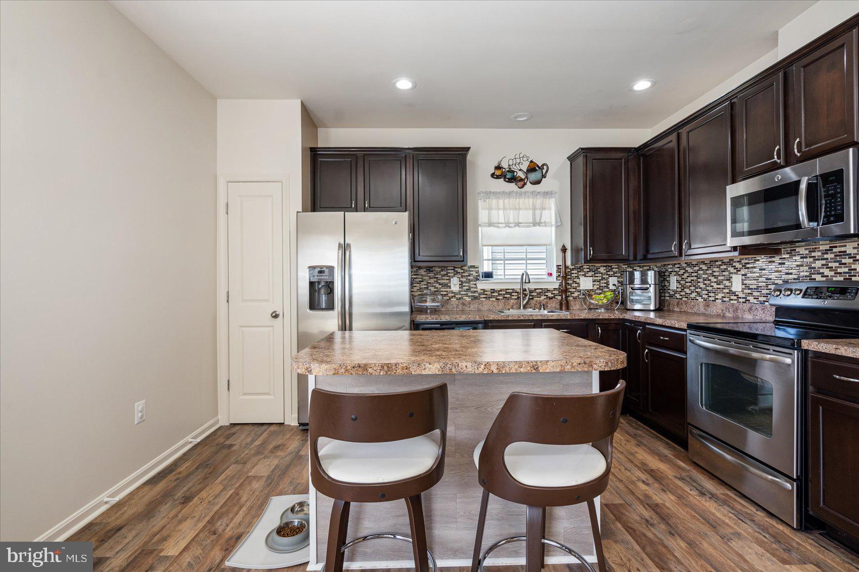 RENAISSANCE SQUARE - Residential