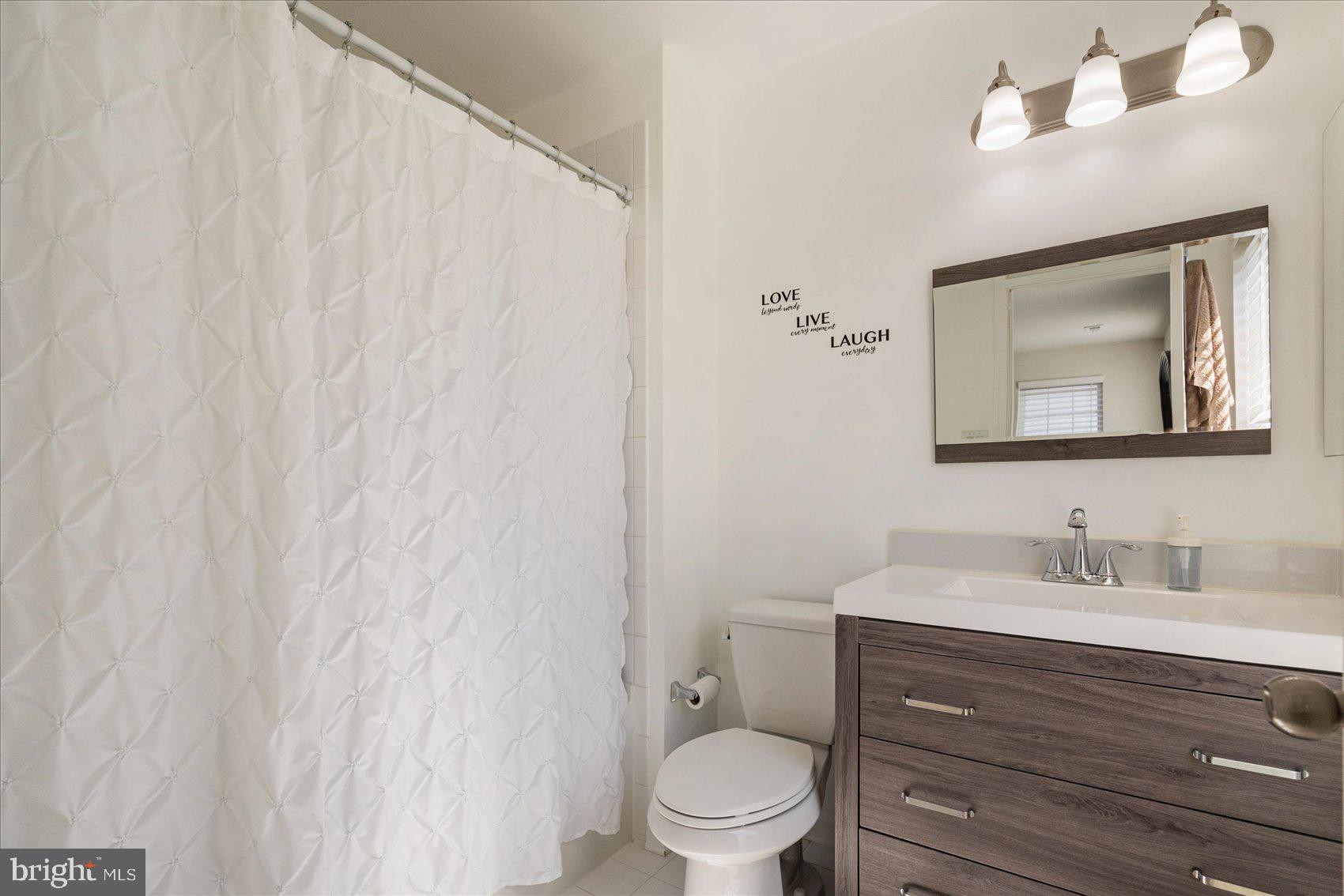 RENAISSANCE SQUARE - Residential