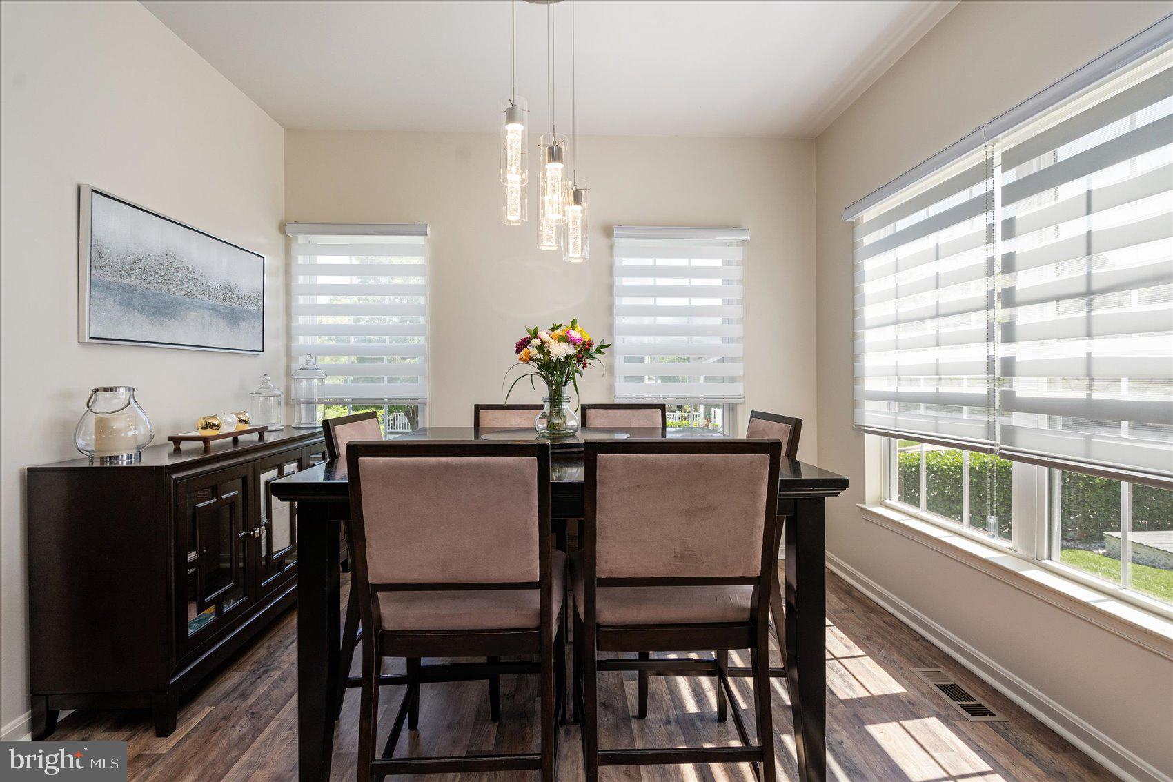 RENAISSANCE SQUARE - Residential