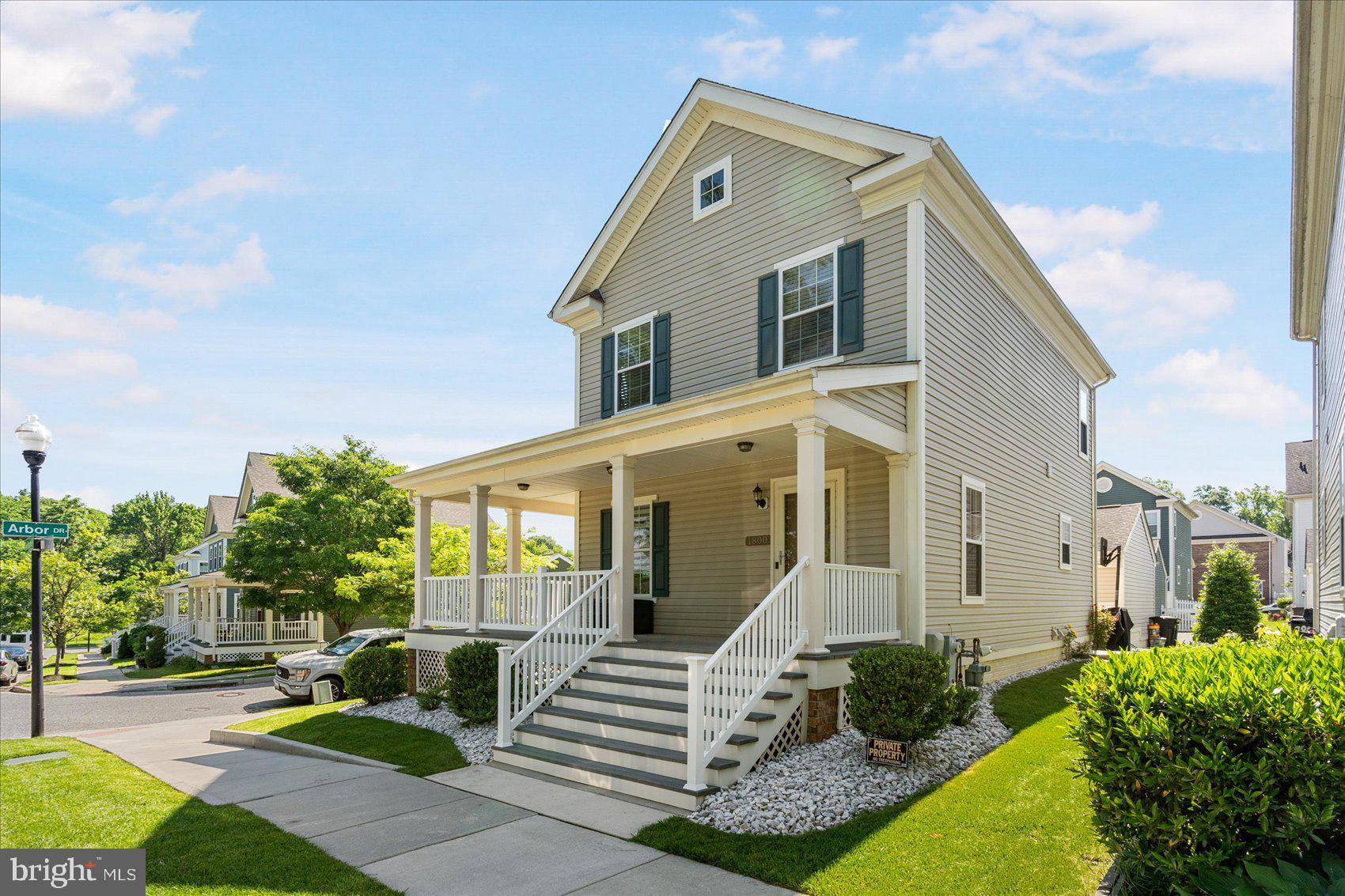 RENAISSANCE SQUARE - Residential