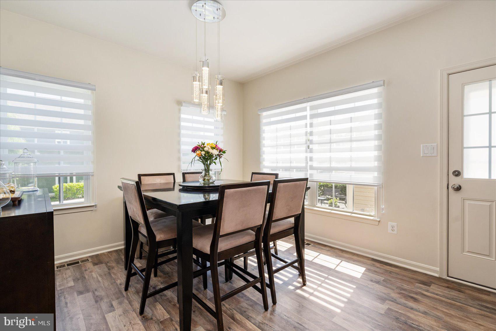 RENAISSANCE SQUARE - Residential