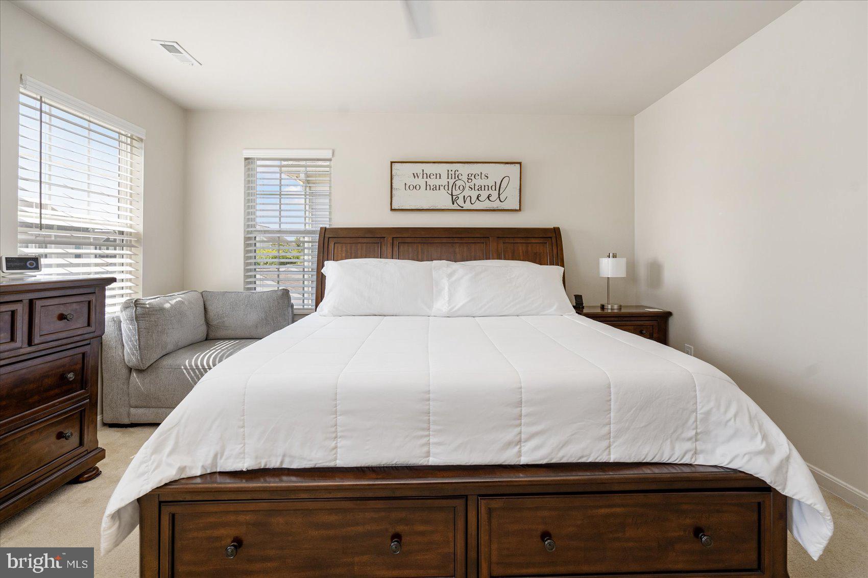 RENAISSANCE SQUARE - Residential