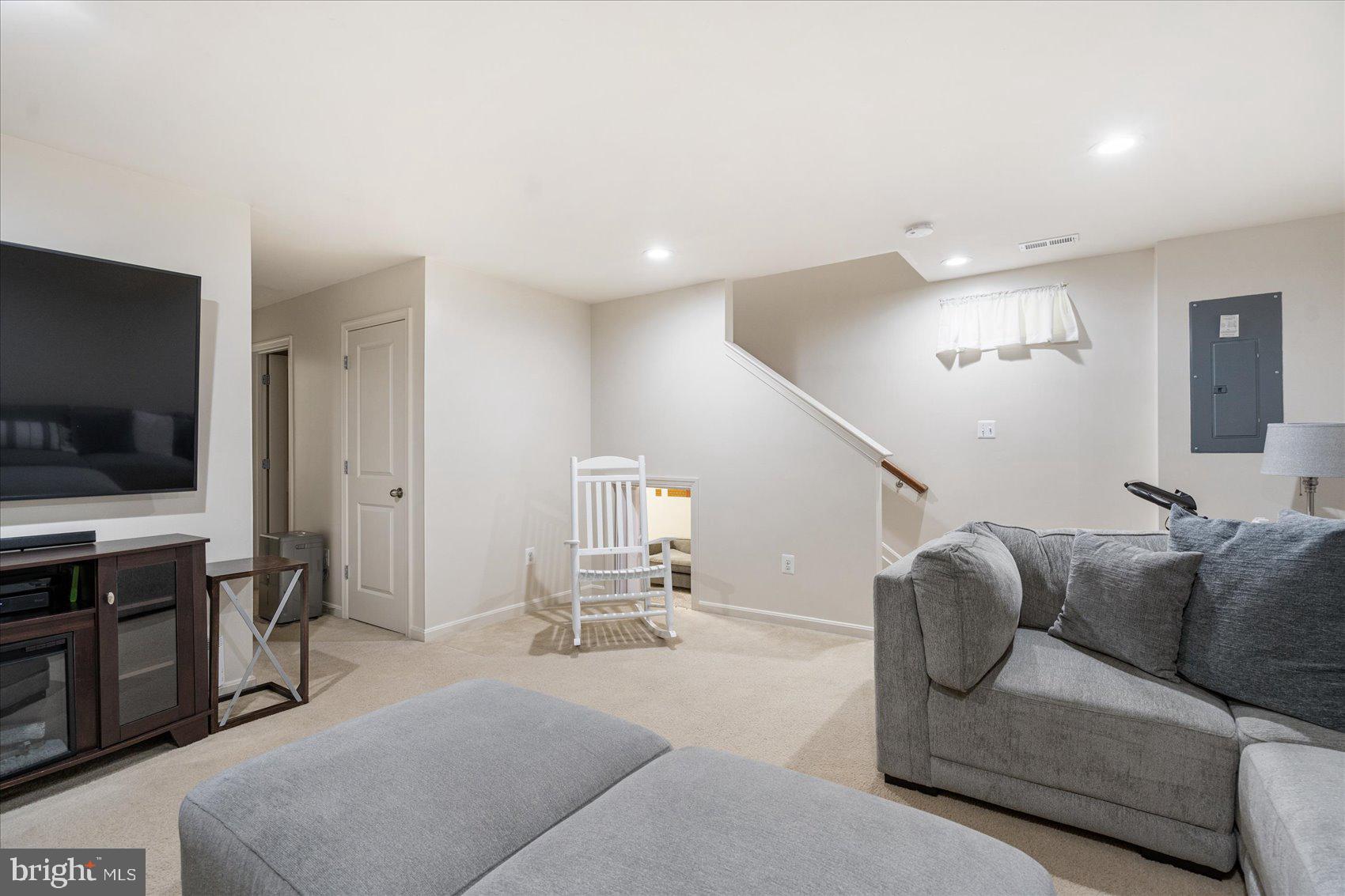 RENAISSANCE SQUARE - Residential