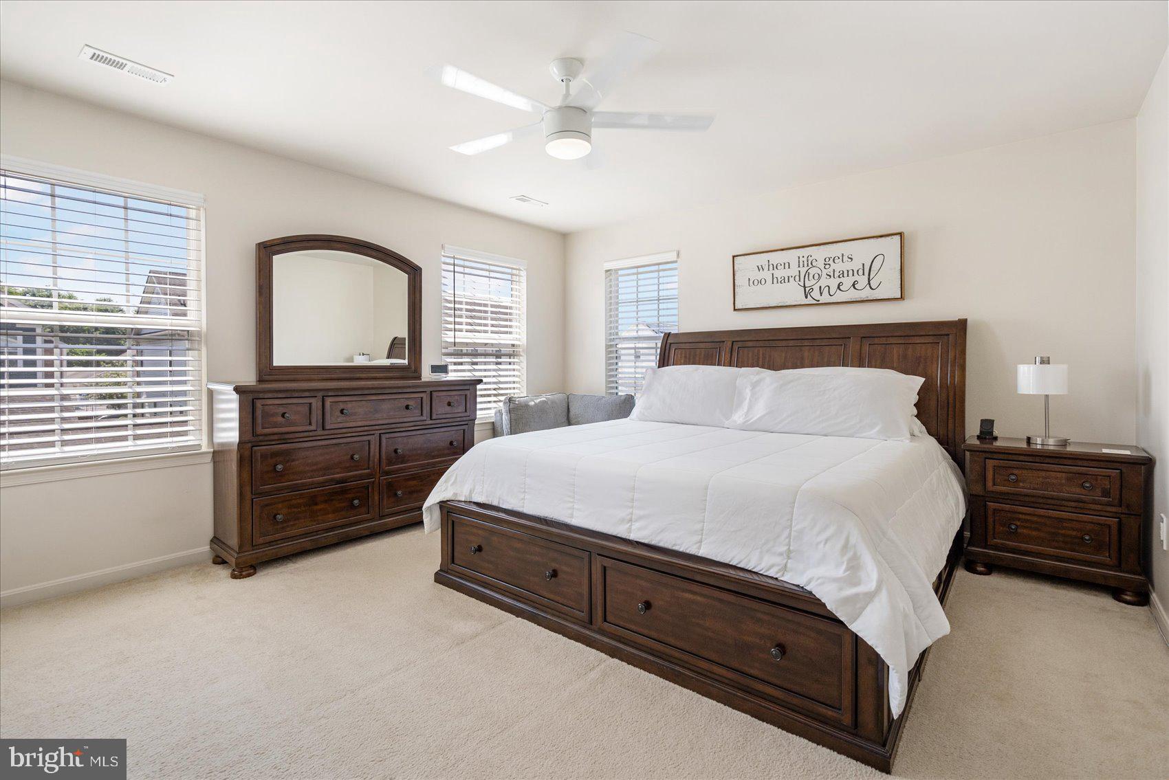 RENAISSANCE SQUARE - Residential