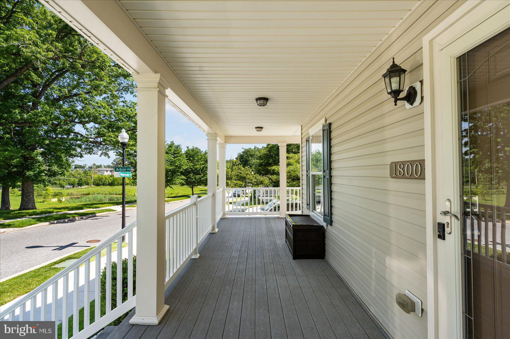 RENAISSANCE SQUARE - Residential