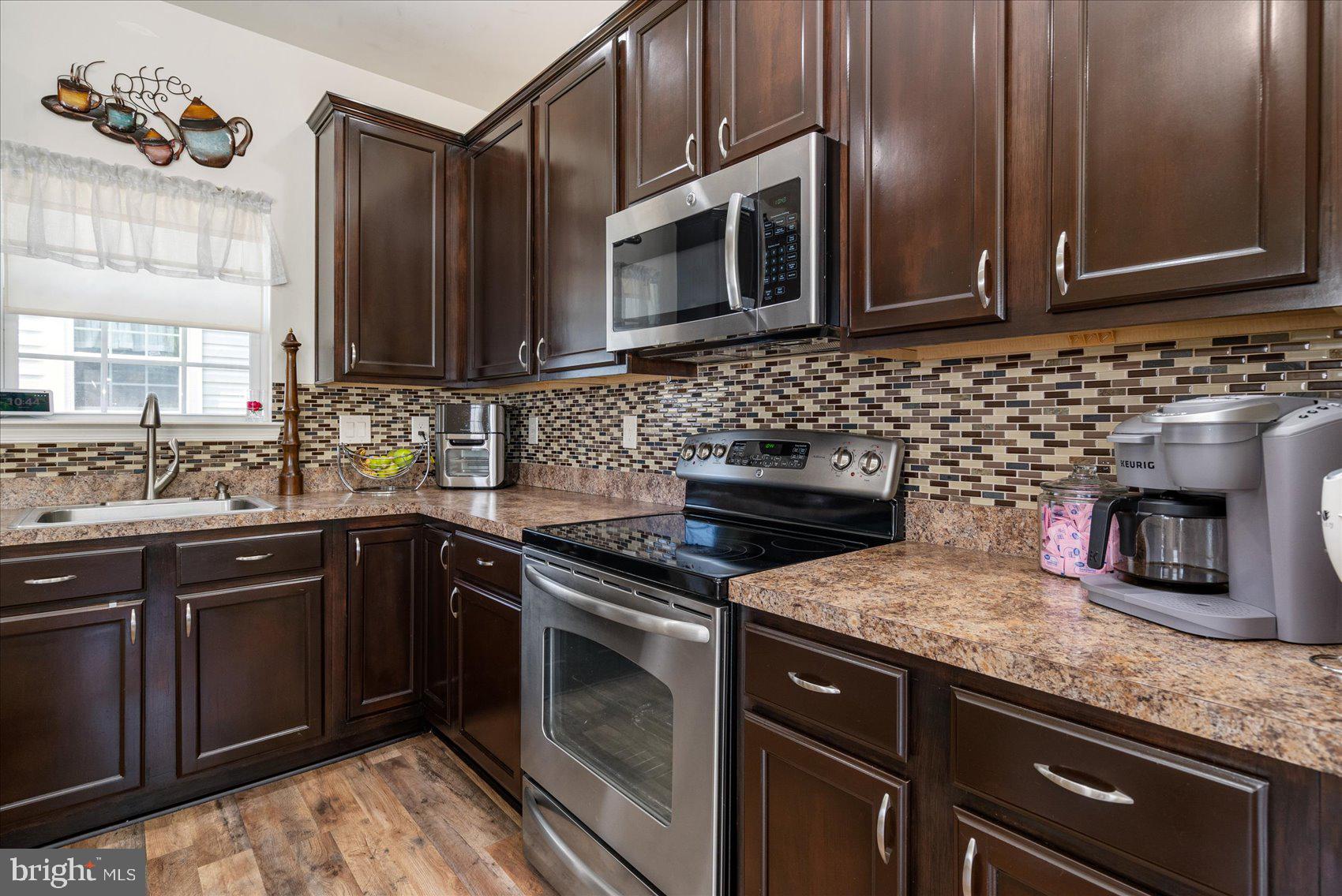 RENAISSANCE SQUARE - Residential