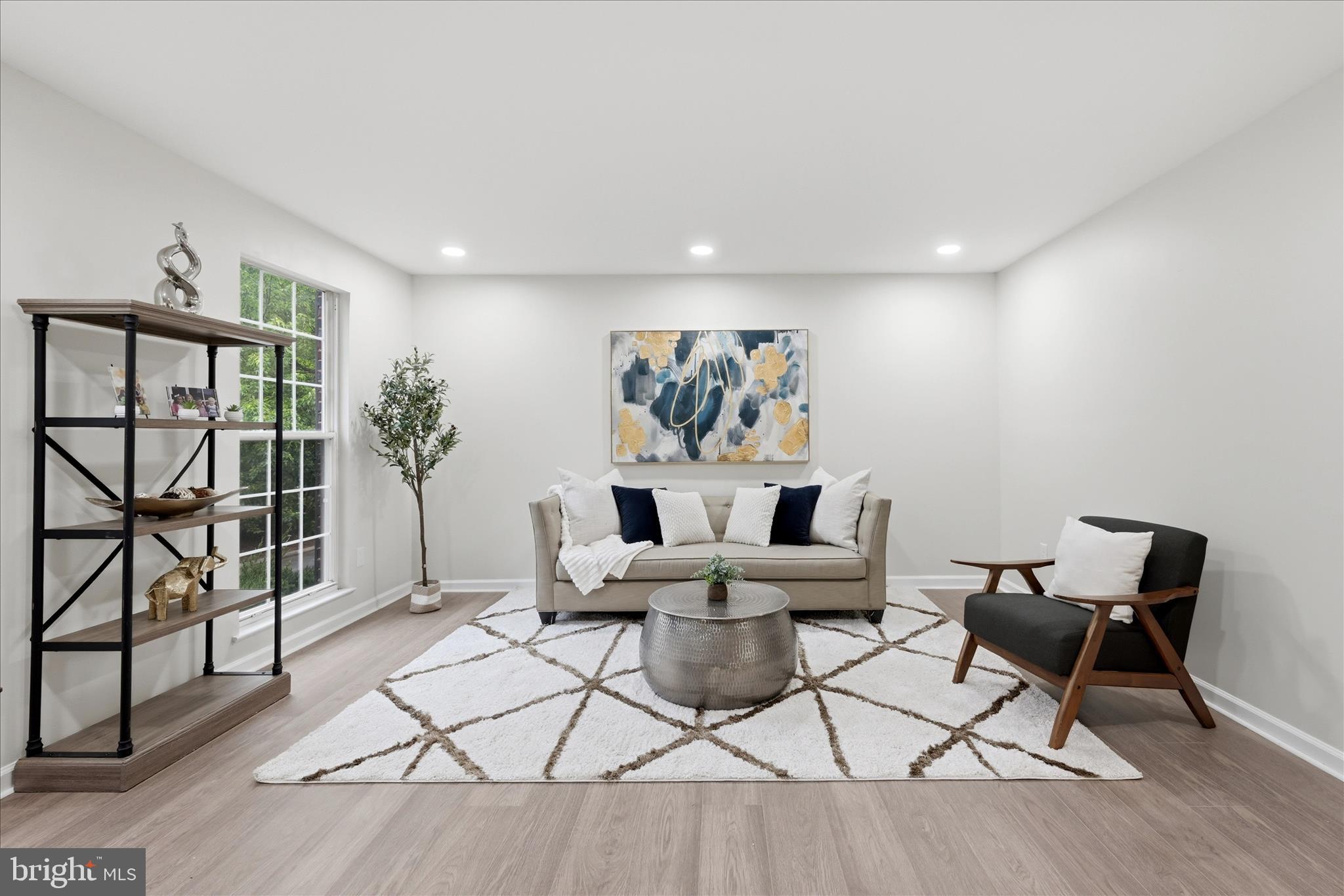 POTOMAC LAKES - Residential