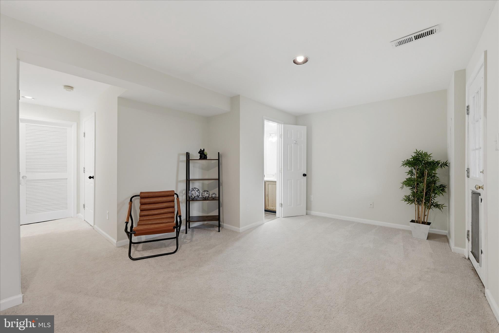 POTOMAC LAKES - Residential
