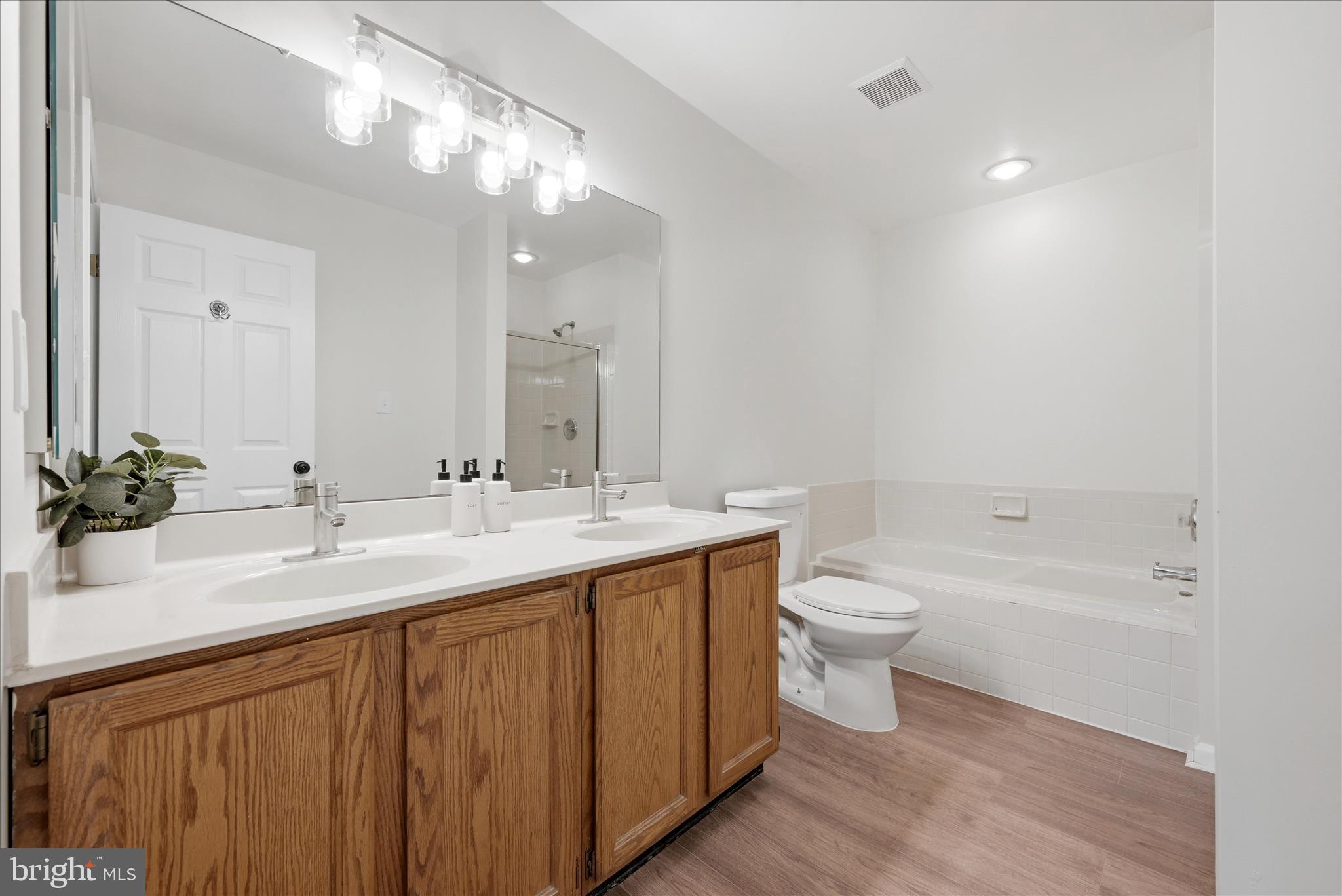 POTOMAC LAKES - Residential