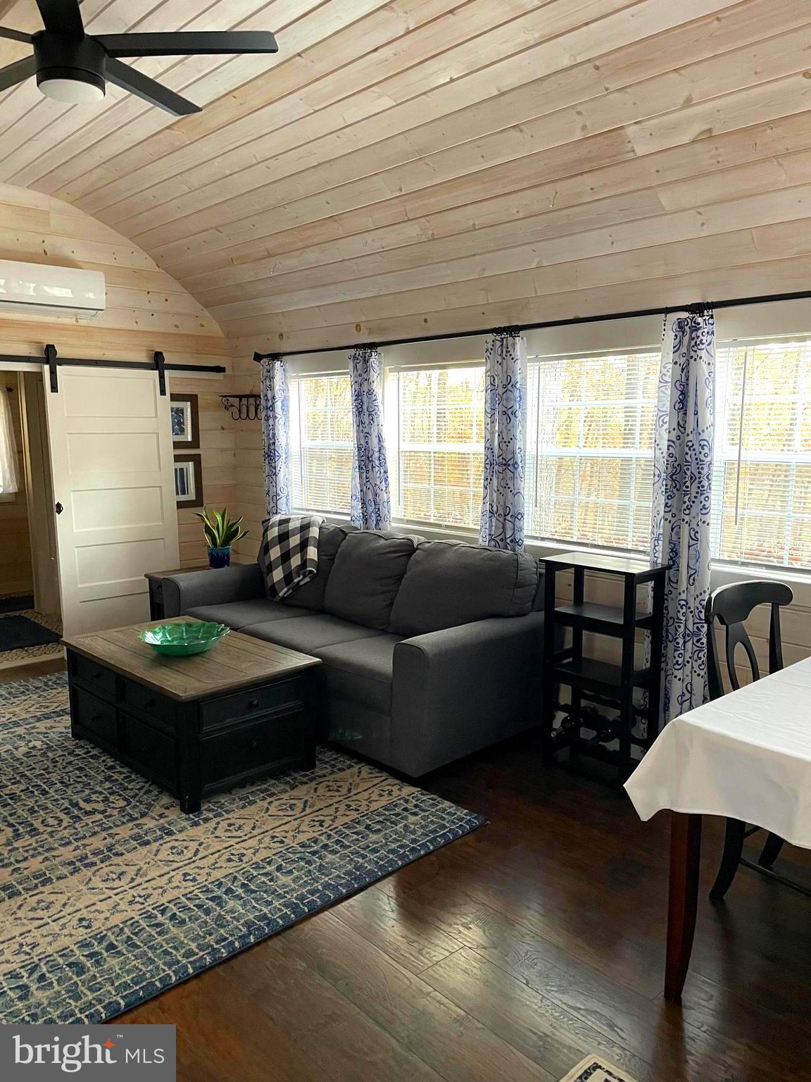 DOGWOOD FLATS - Residential