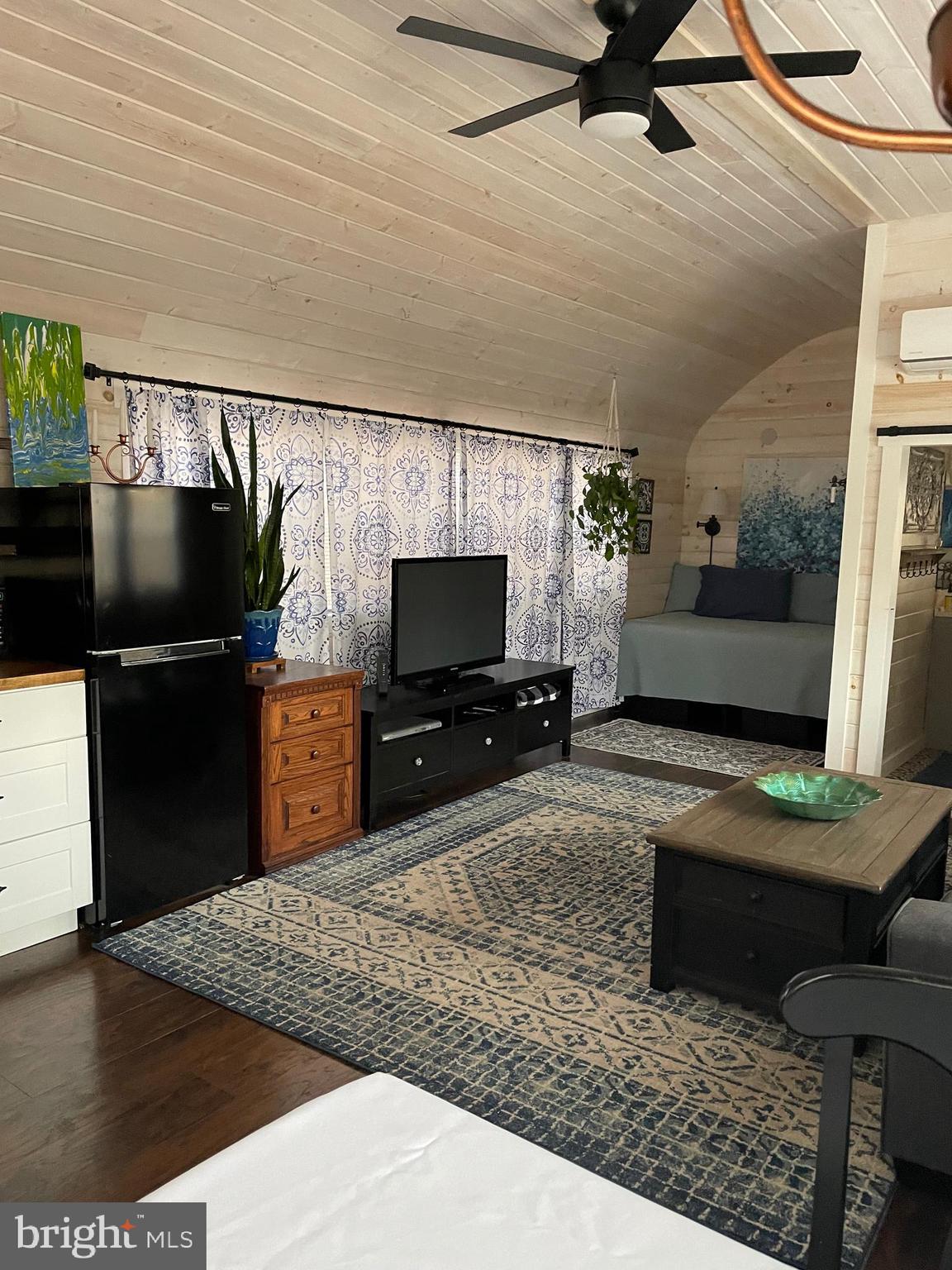 DOGWOOD FLATS - Residential