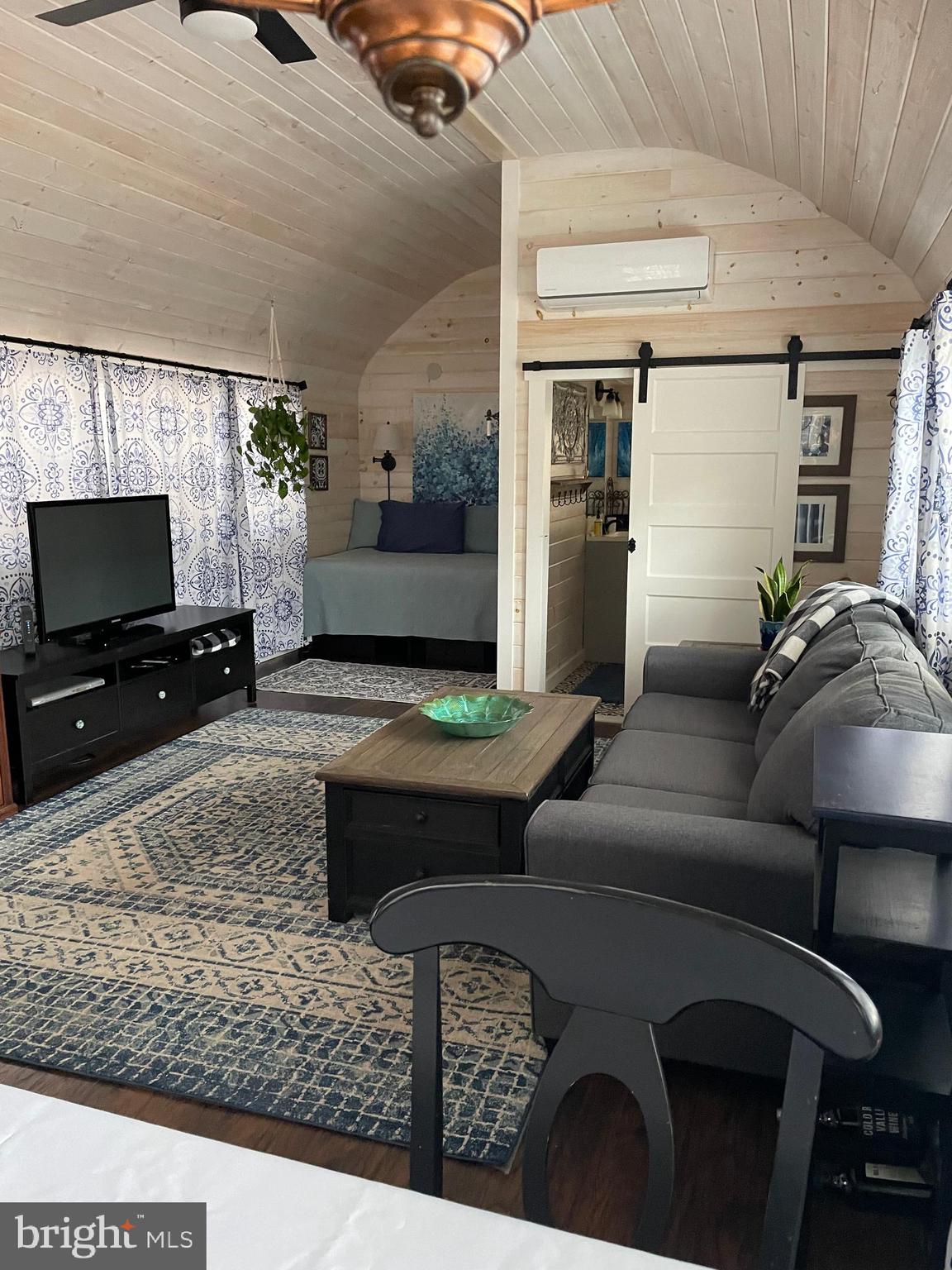 DOGWOOD FLATS - Residential