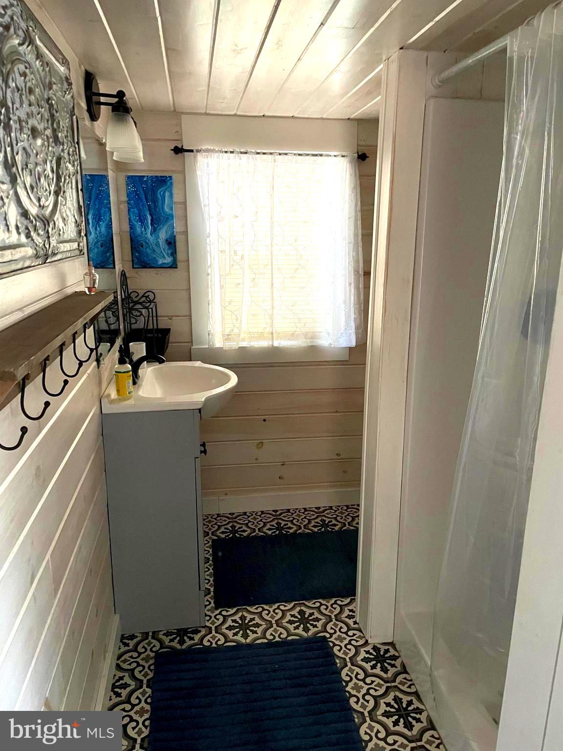 DOGWOOD FLATS - Residential