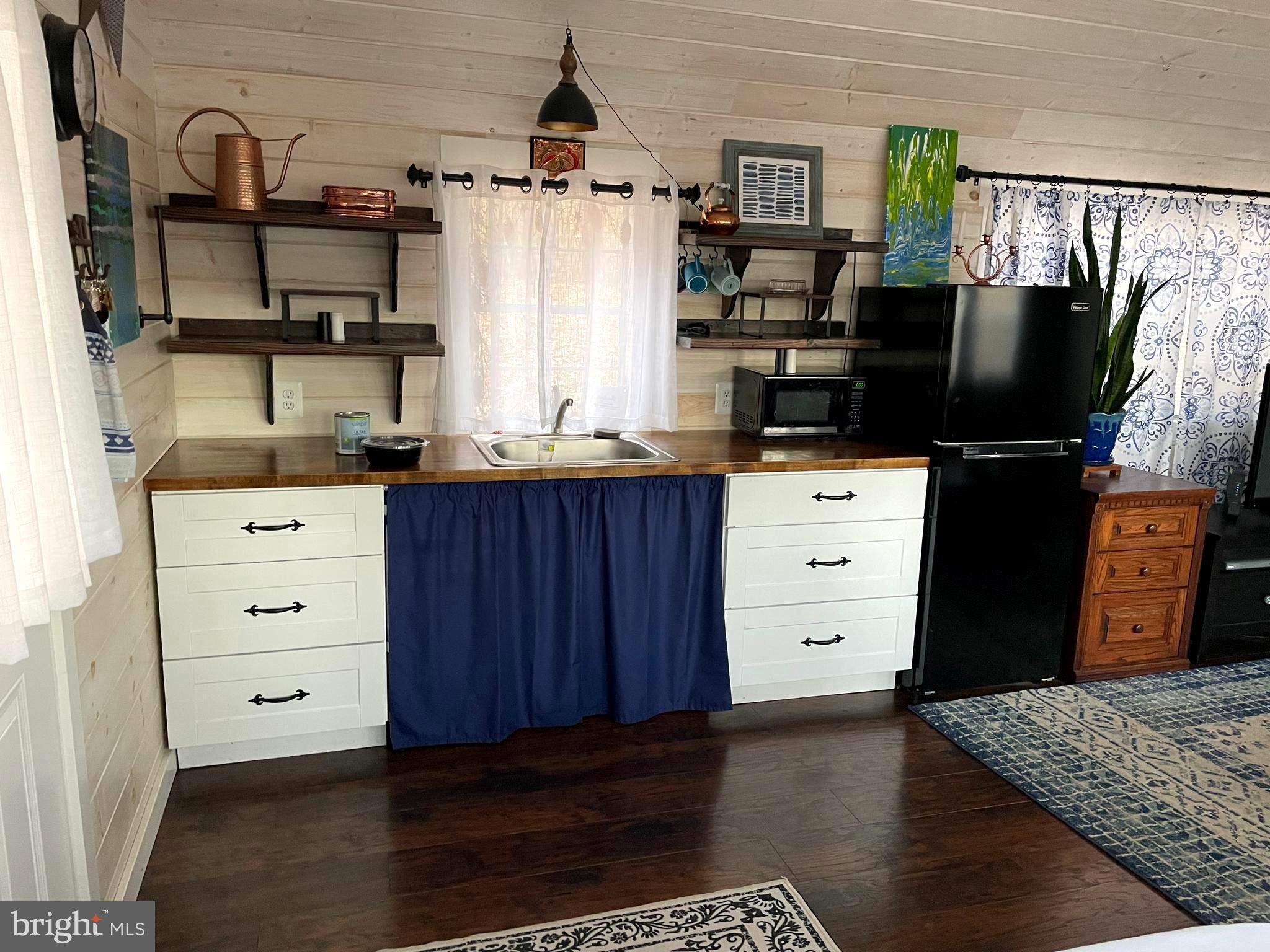 DOGWOOD FLATS - Residential