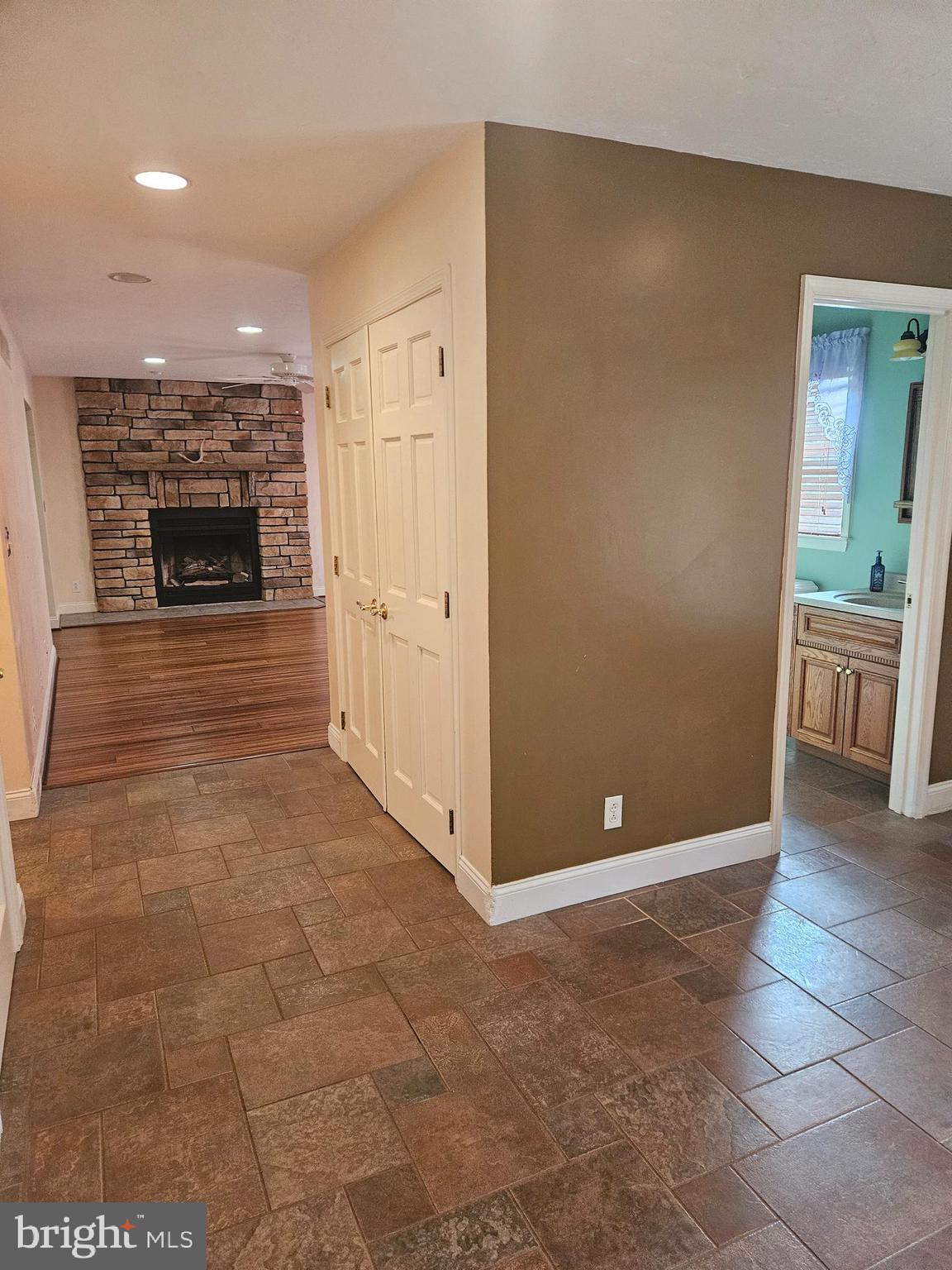 WINDSOR - Residential